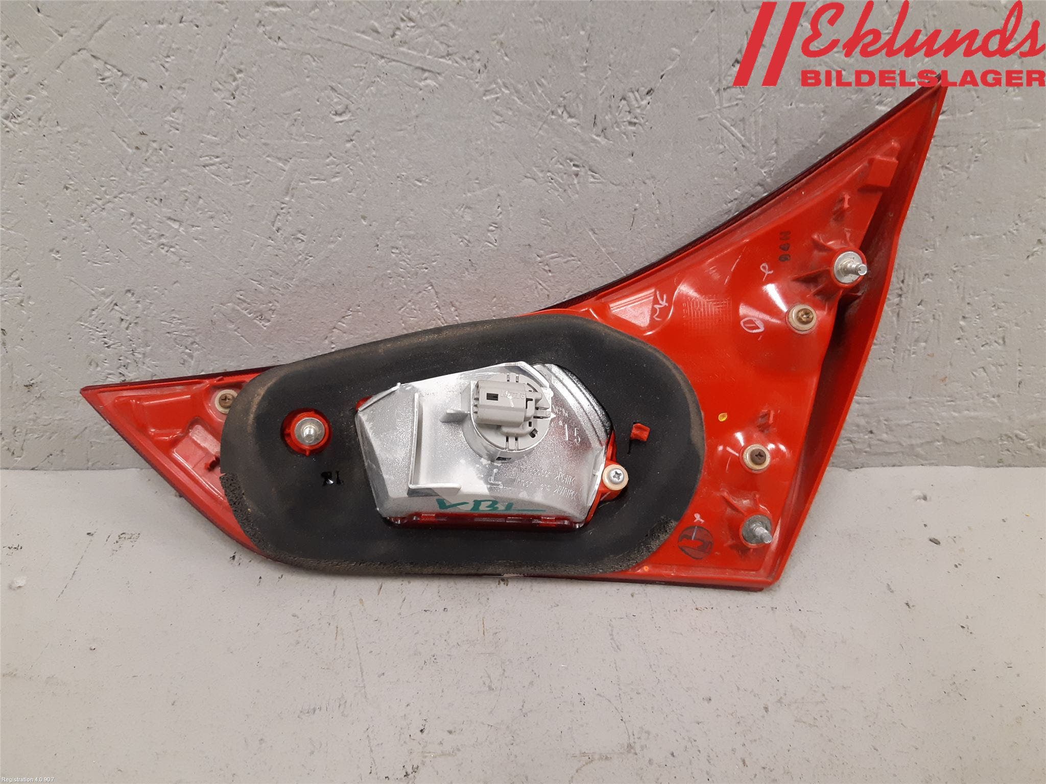 Toyota AURIS 13-19 Bakljus Lucka Vä