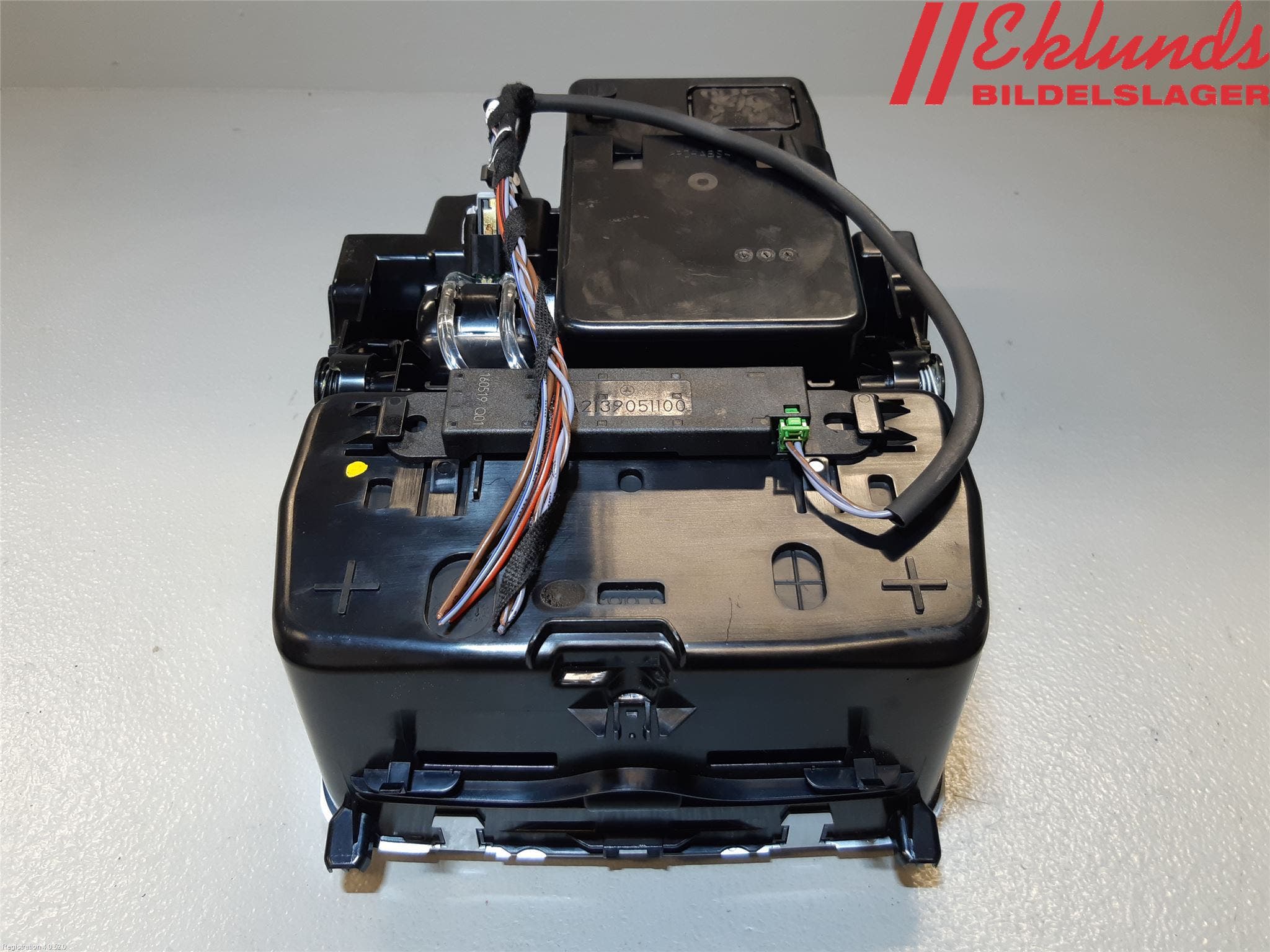 Mercedes-Benz MB E-KLASS (W213) 16-23 Instrumentbräda Förvaringsfack