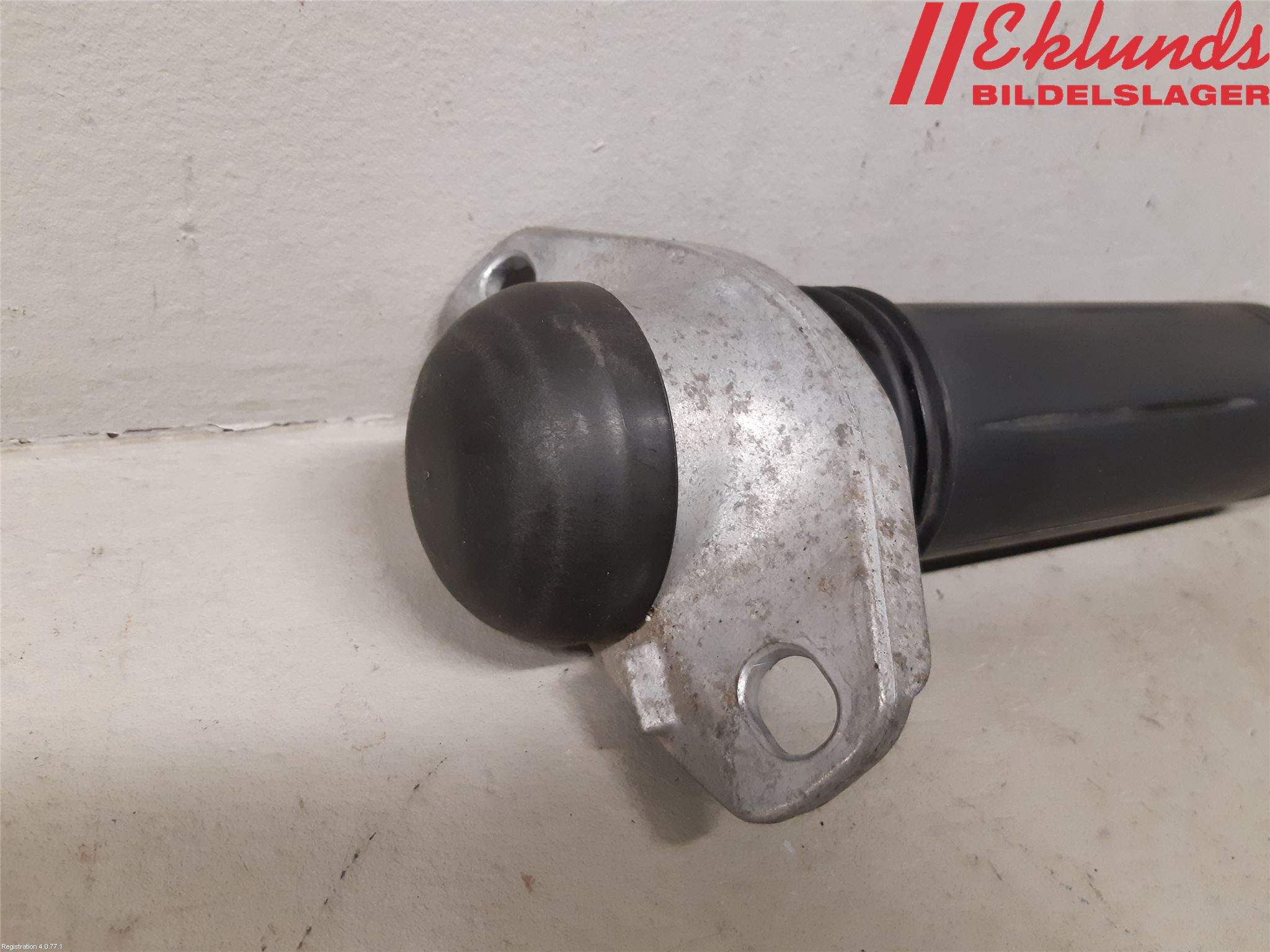 Toyota COROLLA 19- Stötdämpare Bak