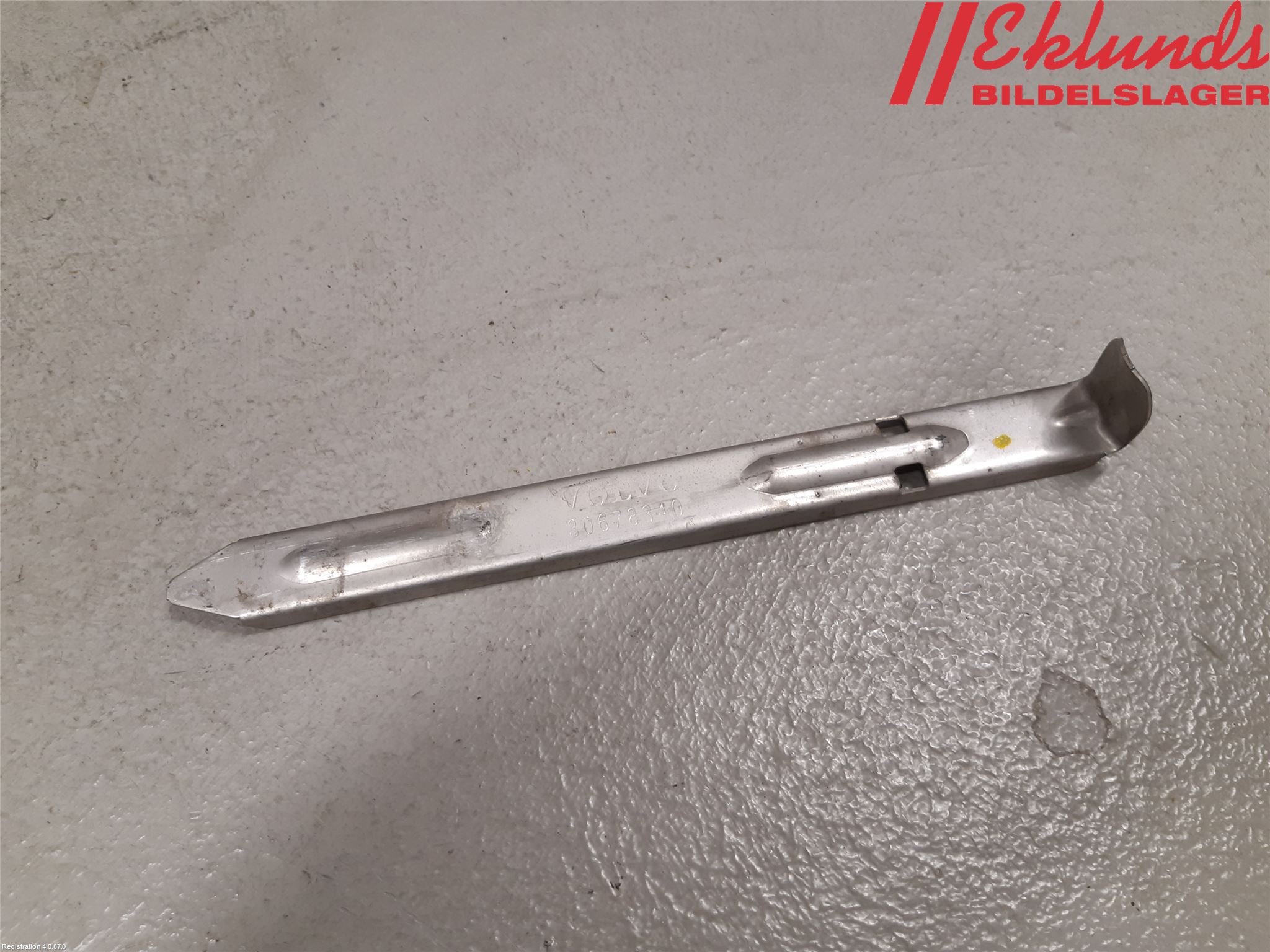 Volvo V70 08-13 Strålkast Fästsarg