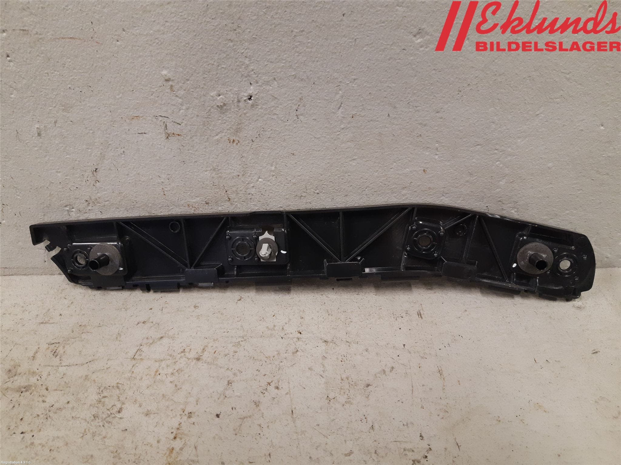 Ford KUGA 17-19 Stötfångarfäste Bak Hö