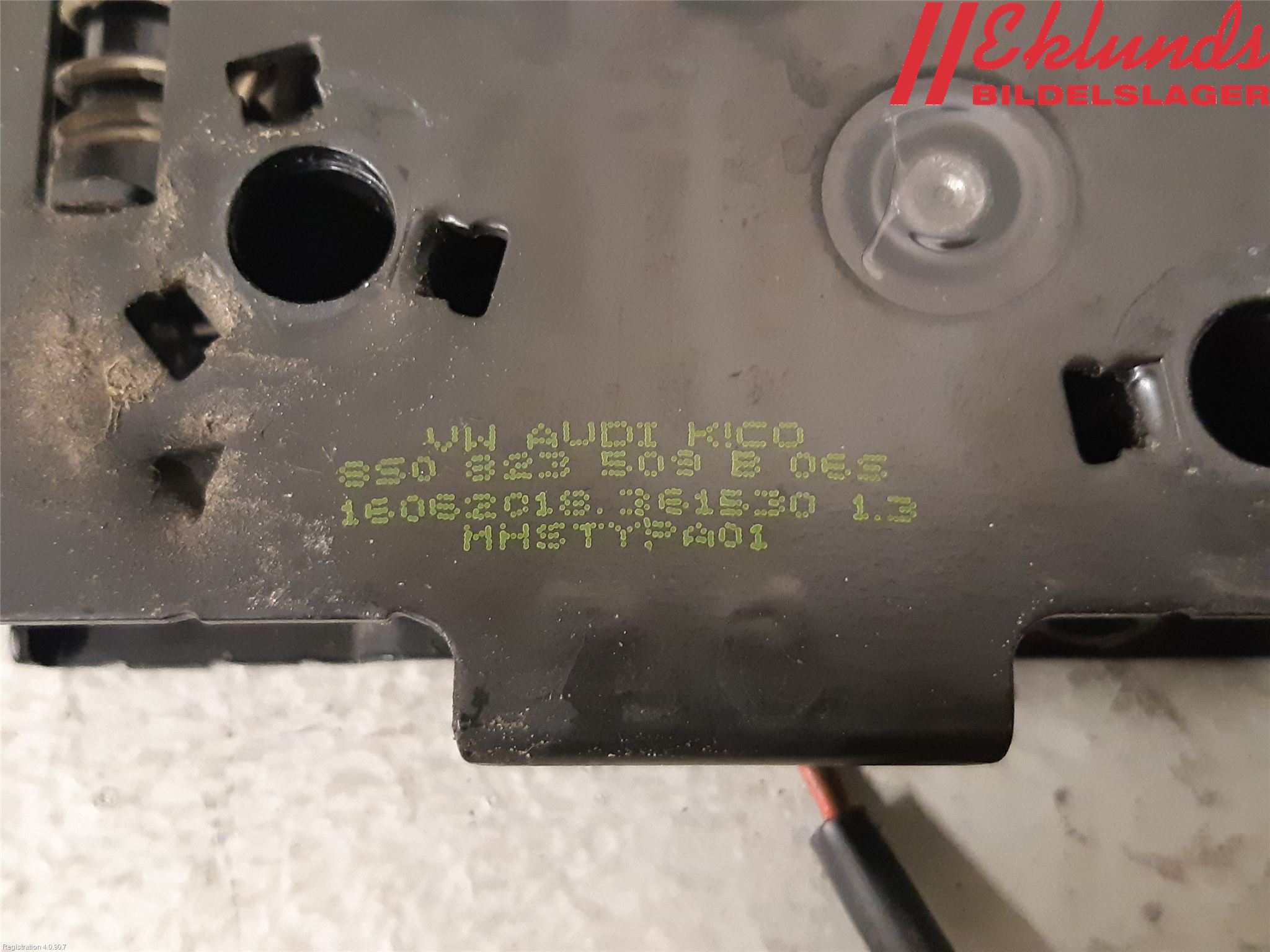 Volkswagen VW POLO VI 18->> Huvlås