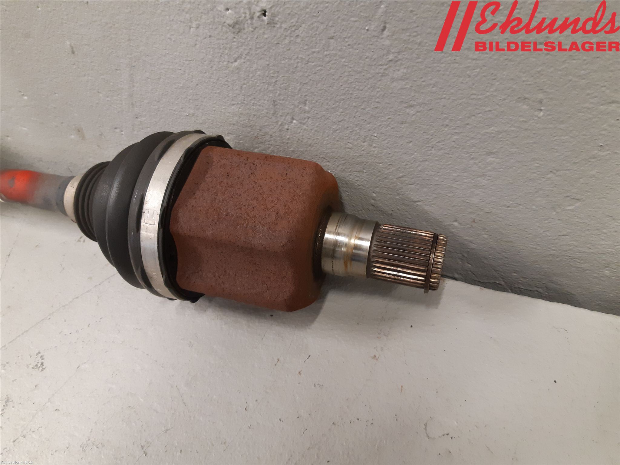 Volvo XC60 18- Drivaxel Fram Vänster