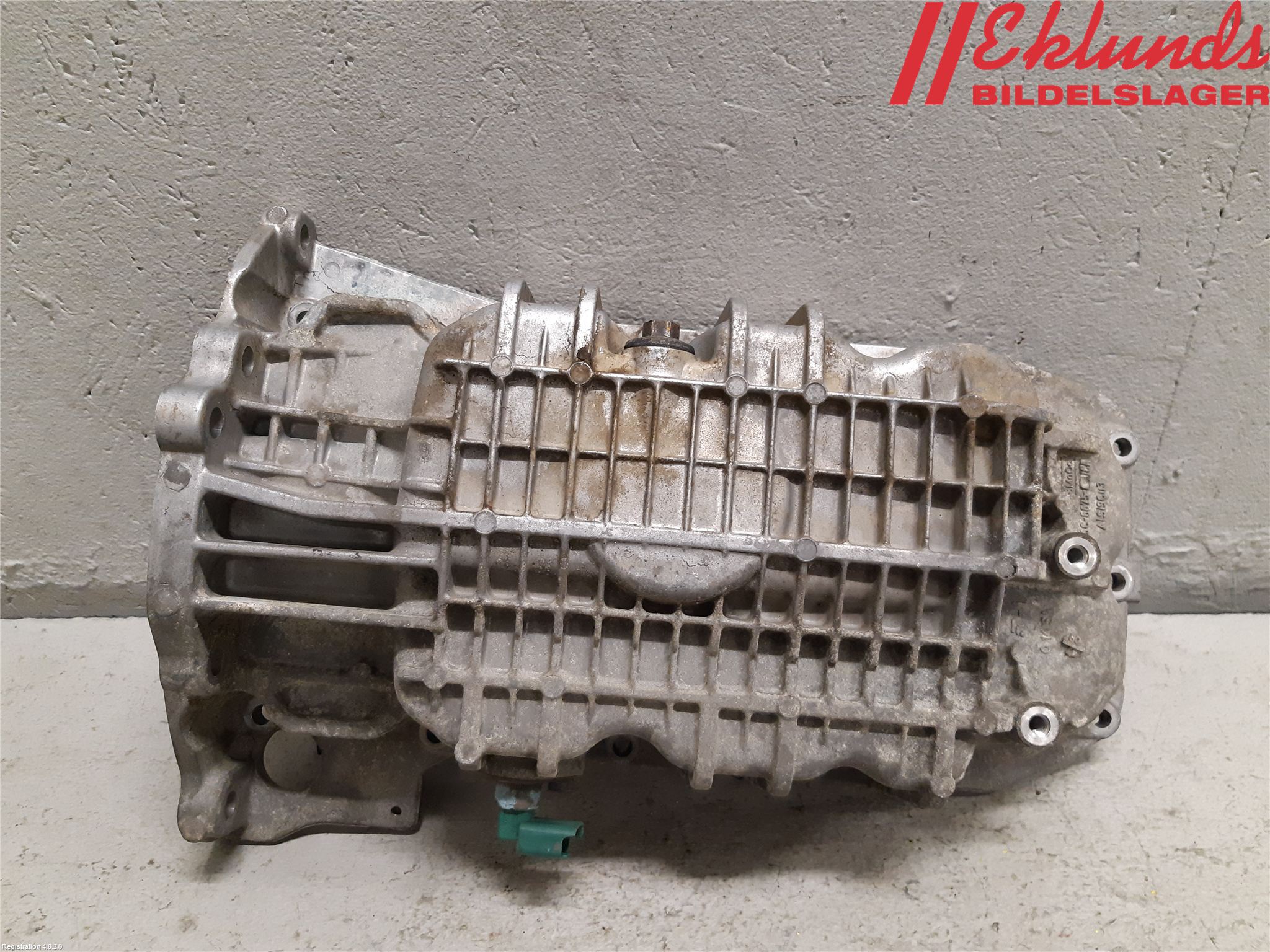 Volvo V70 08-13 Oljetråg