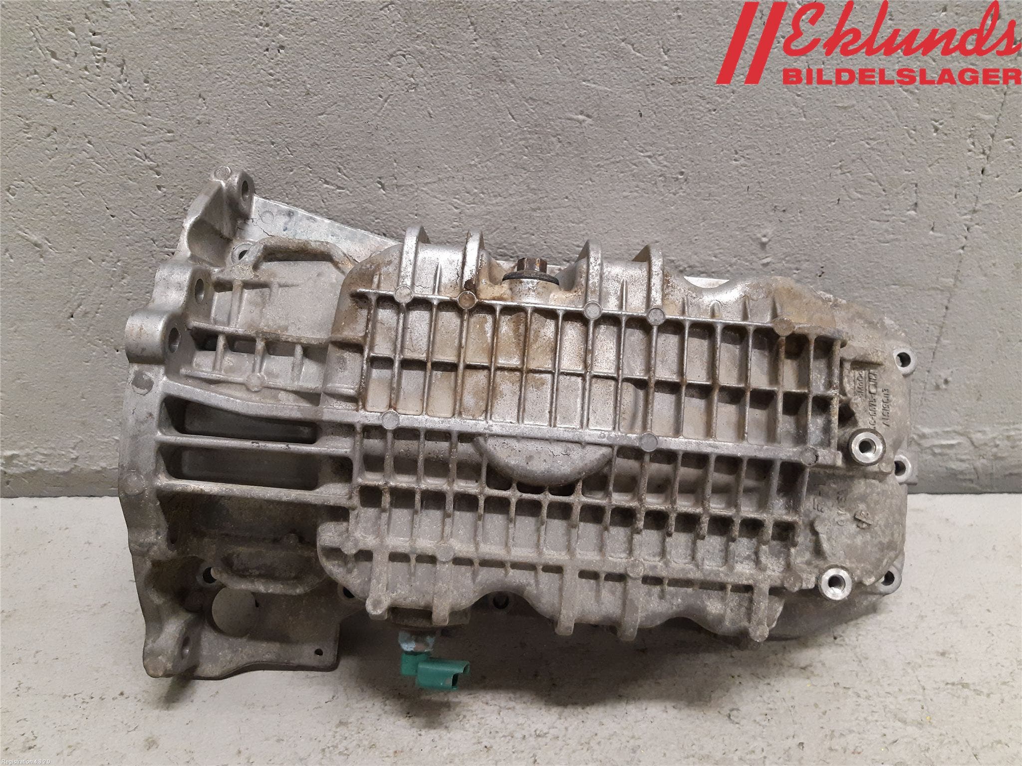 Volvo V70 08-13 Oljetråg