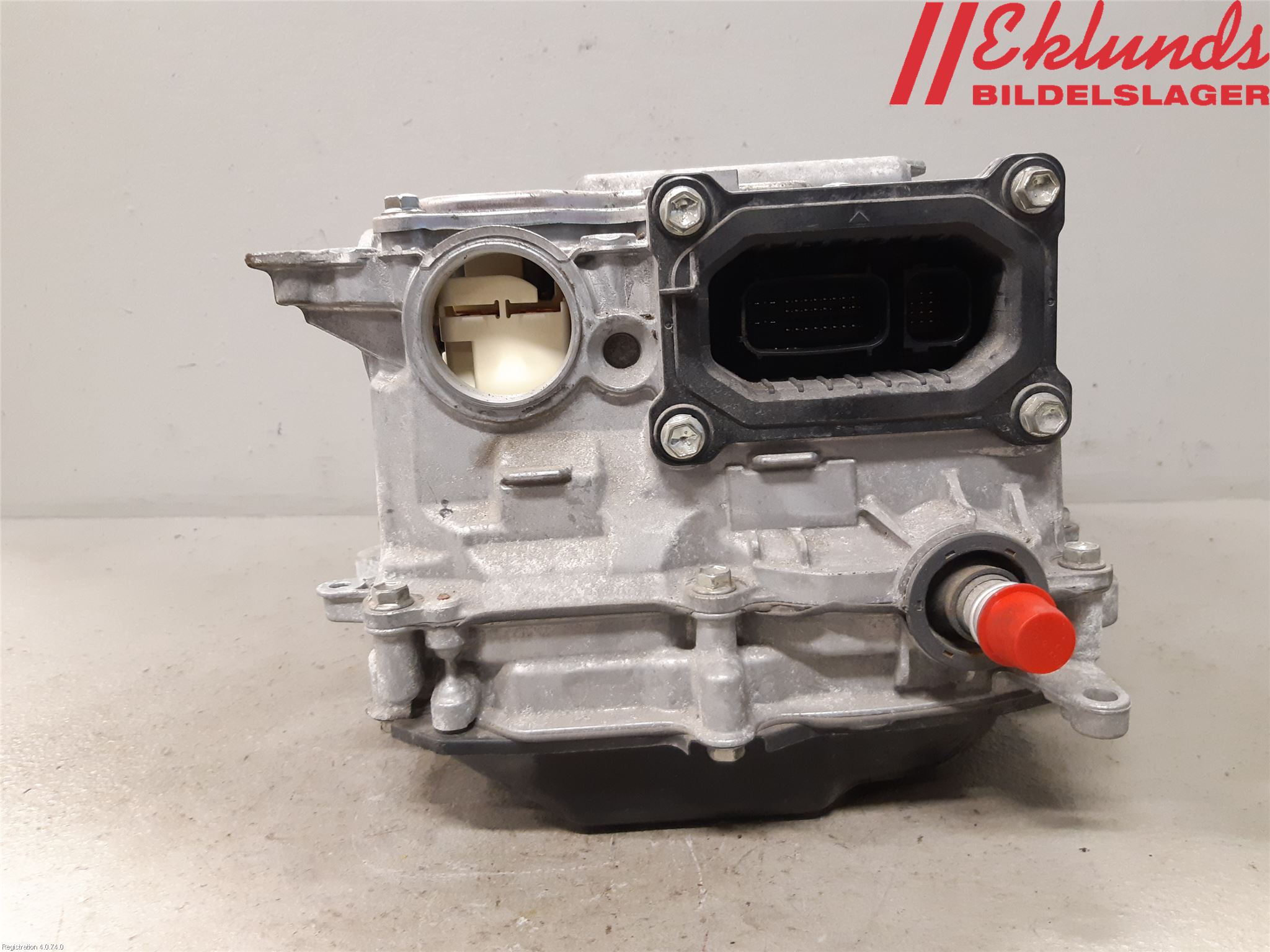 Toyota YARIS XP130 12-14 Hybridconverter