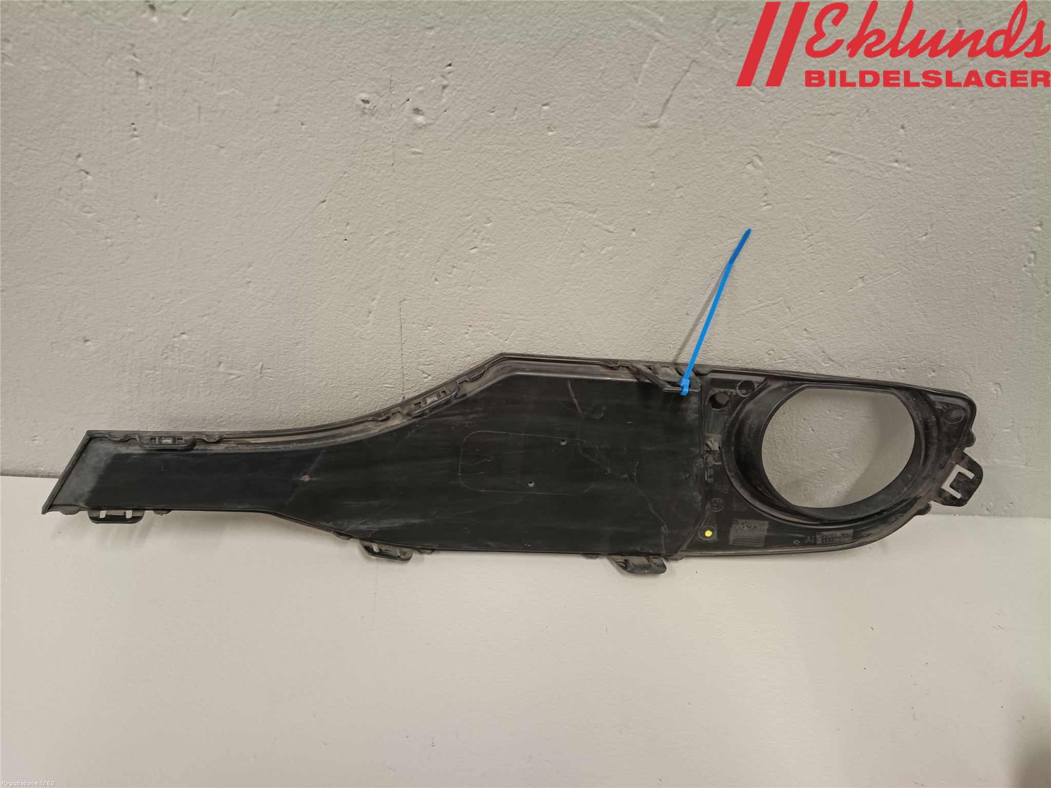 BMW 3 F30/F31/F80 12-19 Dimljussarg Fram