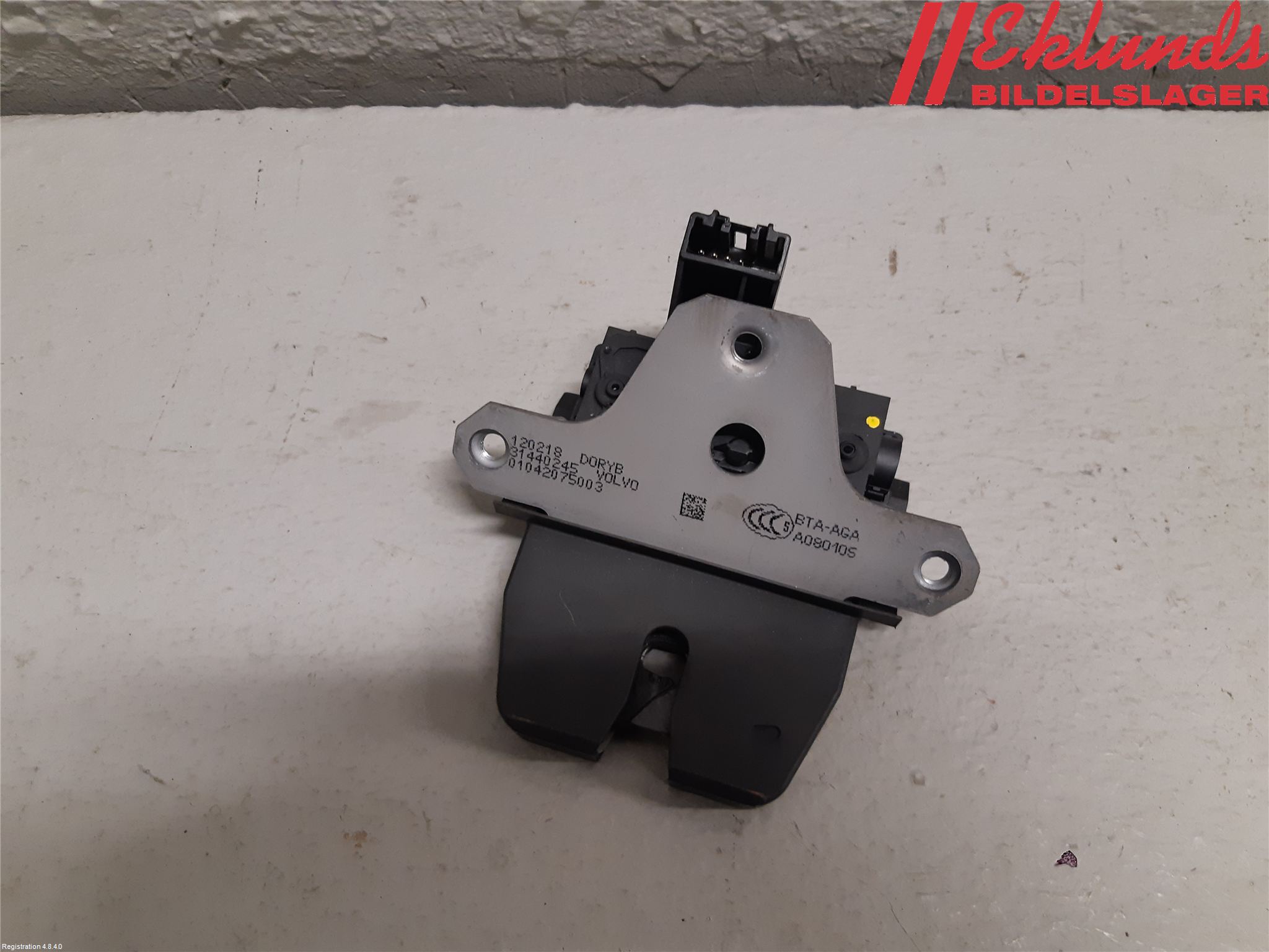 Volvo V40 12-19 Låskista Baklucka