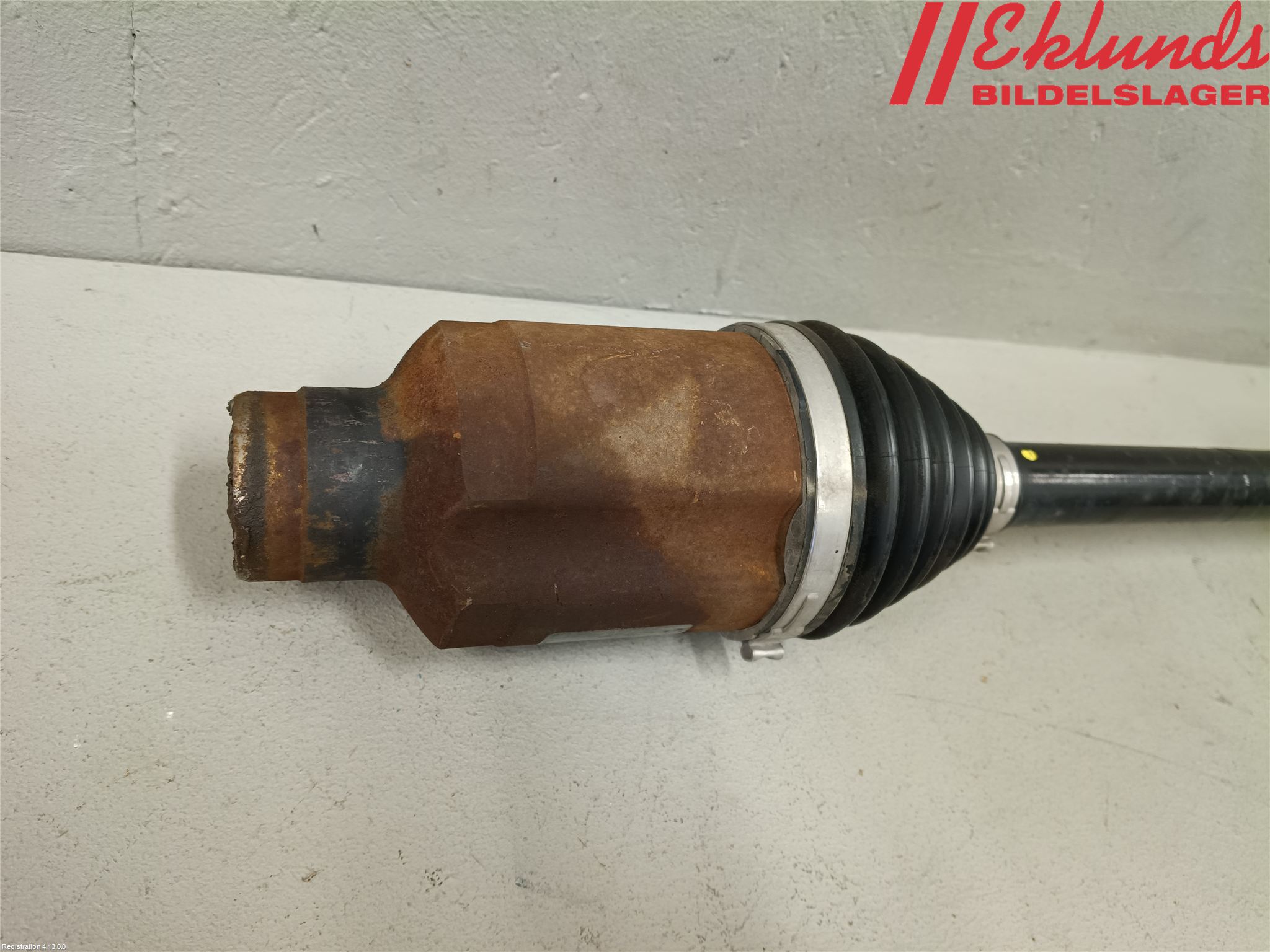 Tesla MODEL S 13- Drivaxel Fram Höger