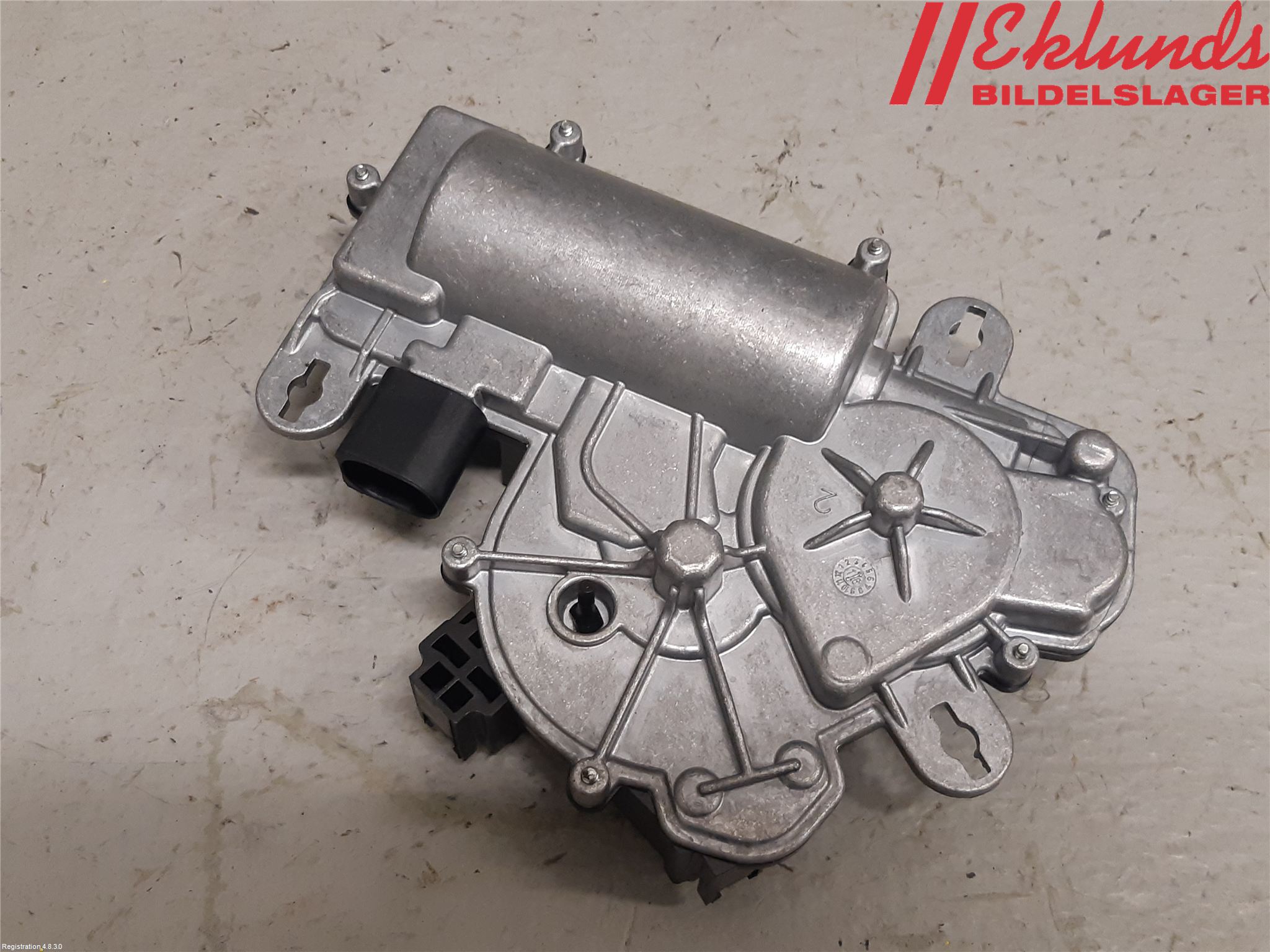 Volkswagen VW PASSAT 15-19 Bakluckeöppnare Automatisk