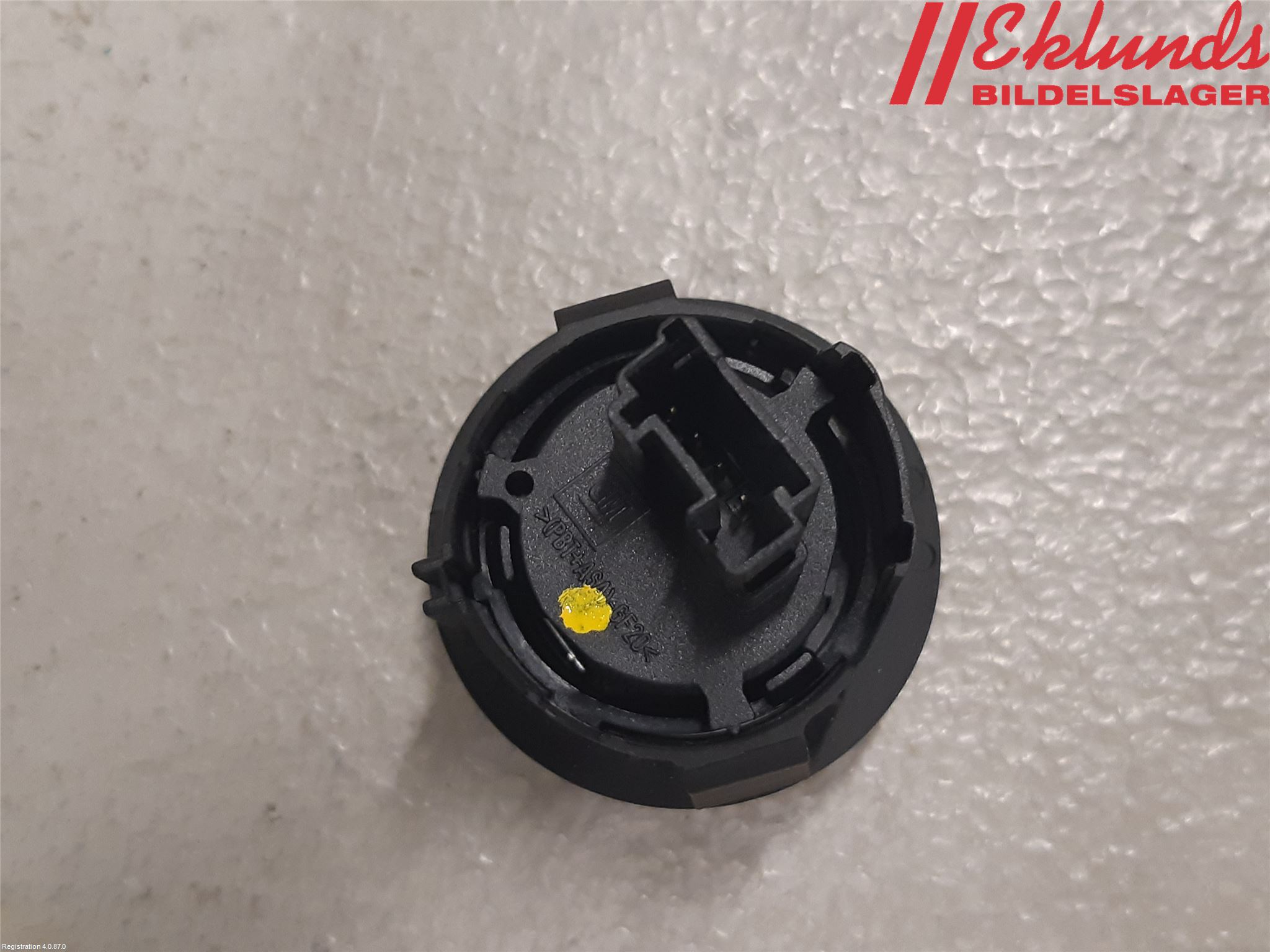 Opel INSIGNIA 09-16 Strömställare Baklucka