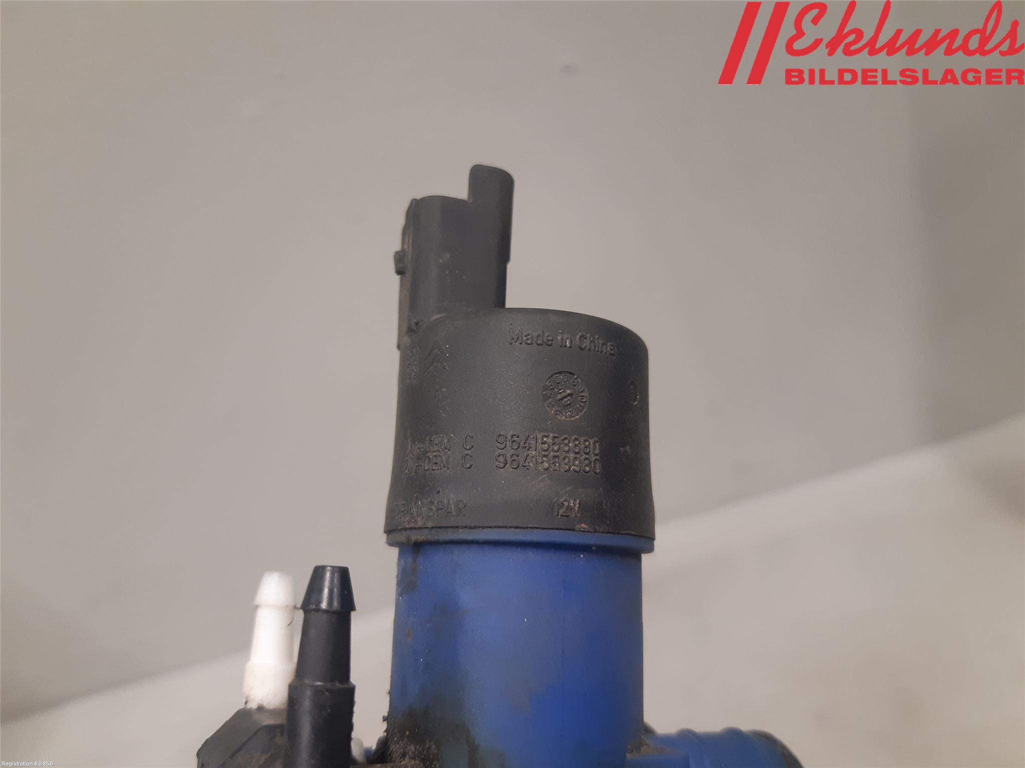 Renault CLIO III  09-12 Spolarpump Vindruta