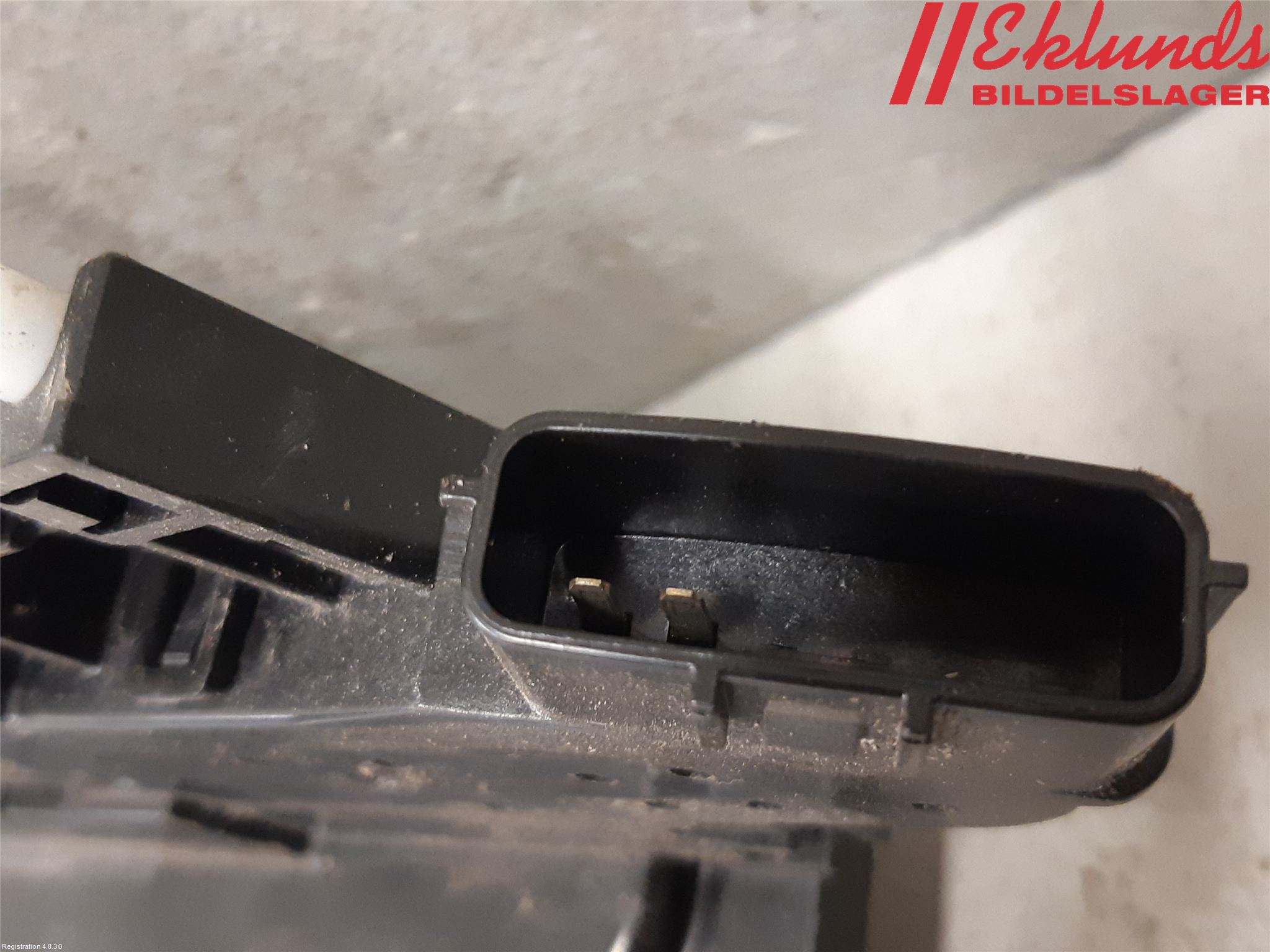 Nissan LEAF 18- Låskista-Dörrlås