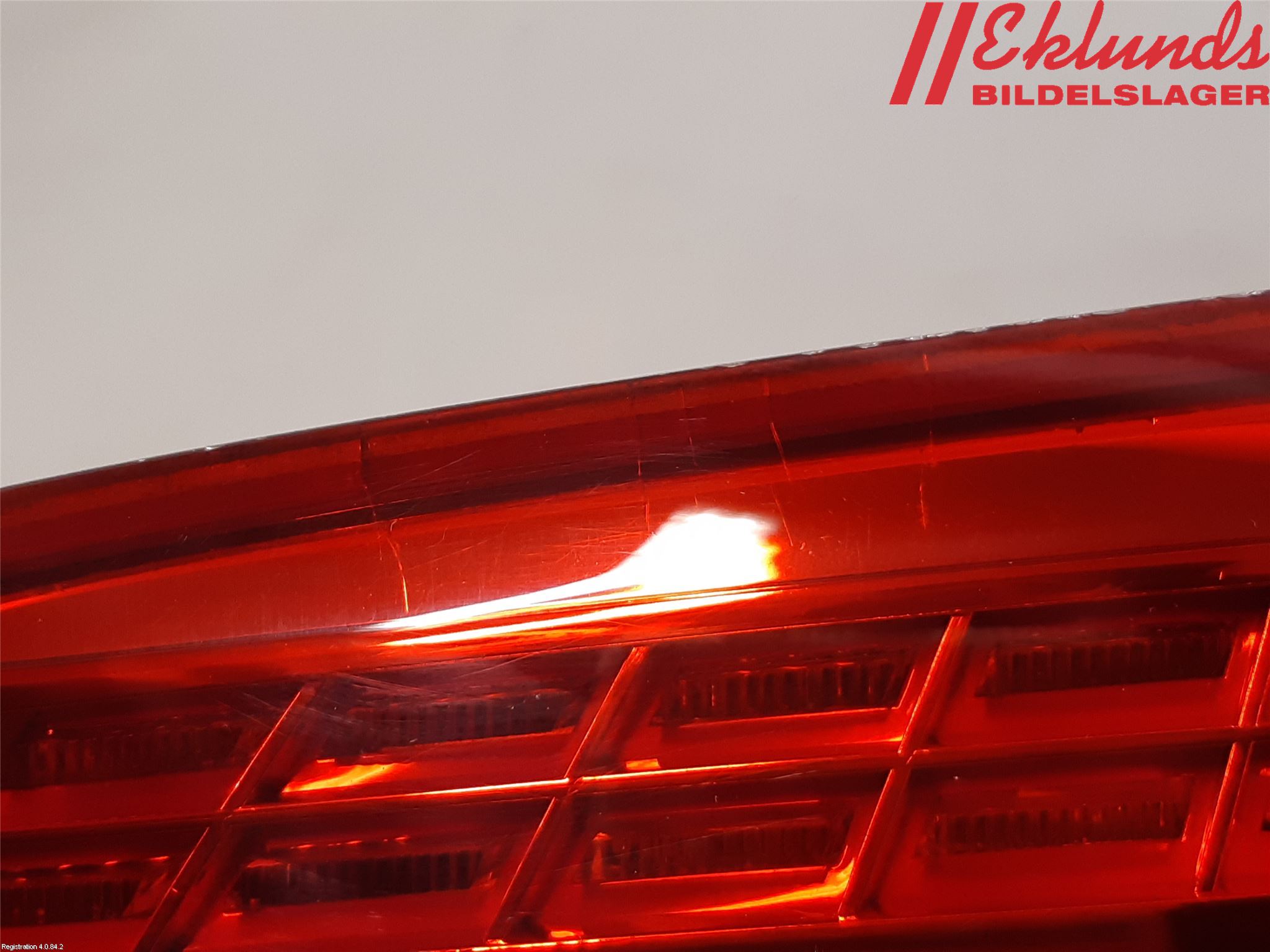 Volkswagen VW PASSAT 11-14 Bakljus Lucka Hö