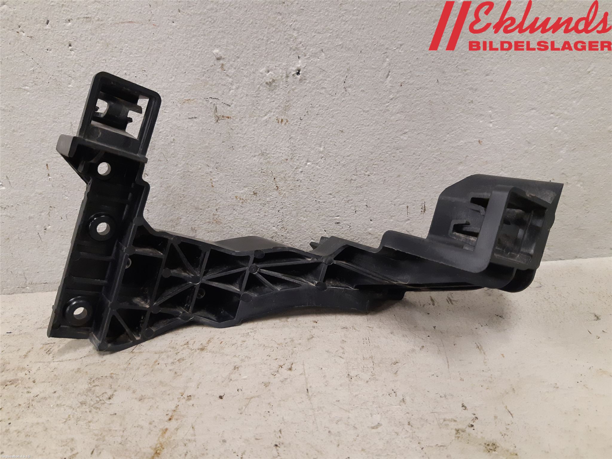 Kia CEED 12-18 Strålkast Fästsarg