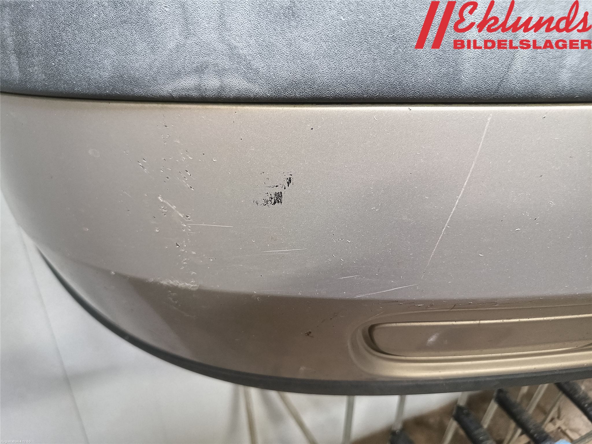 Volvo V70 00-04 Stötfångarbeklädnad Fram