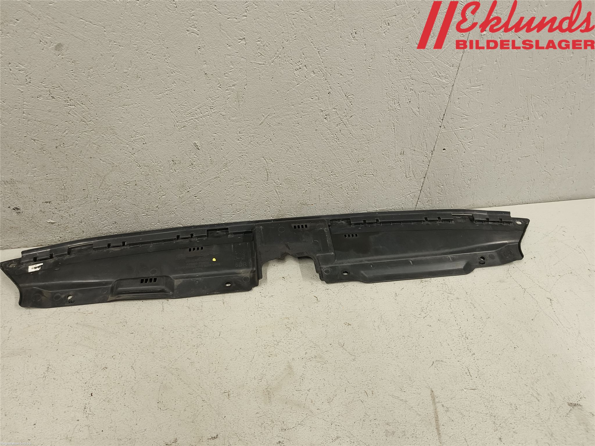 Kia CEED 12-18 Front Huvlåsplåt-Balk