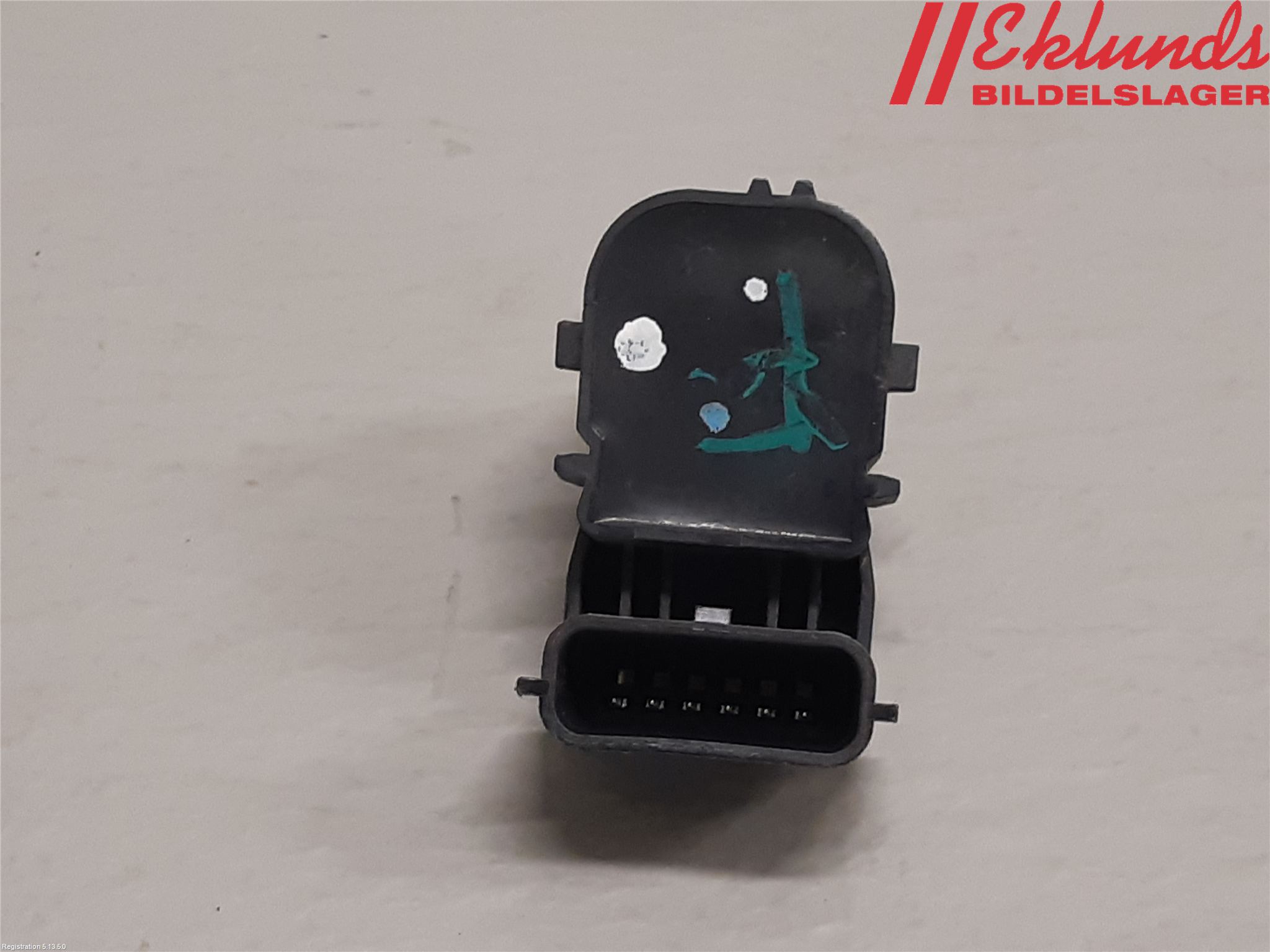 Kia SPORTAGE (QL) 16-21 Parkeringshjälp Frontsensor