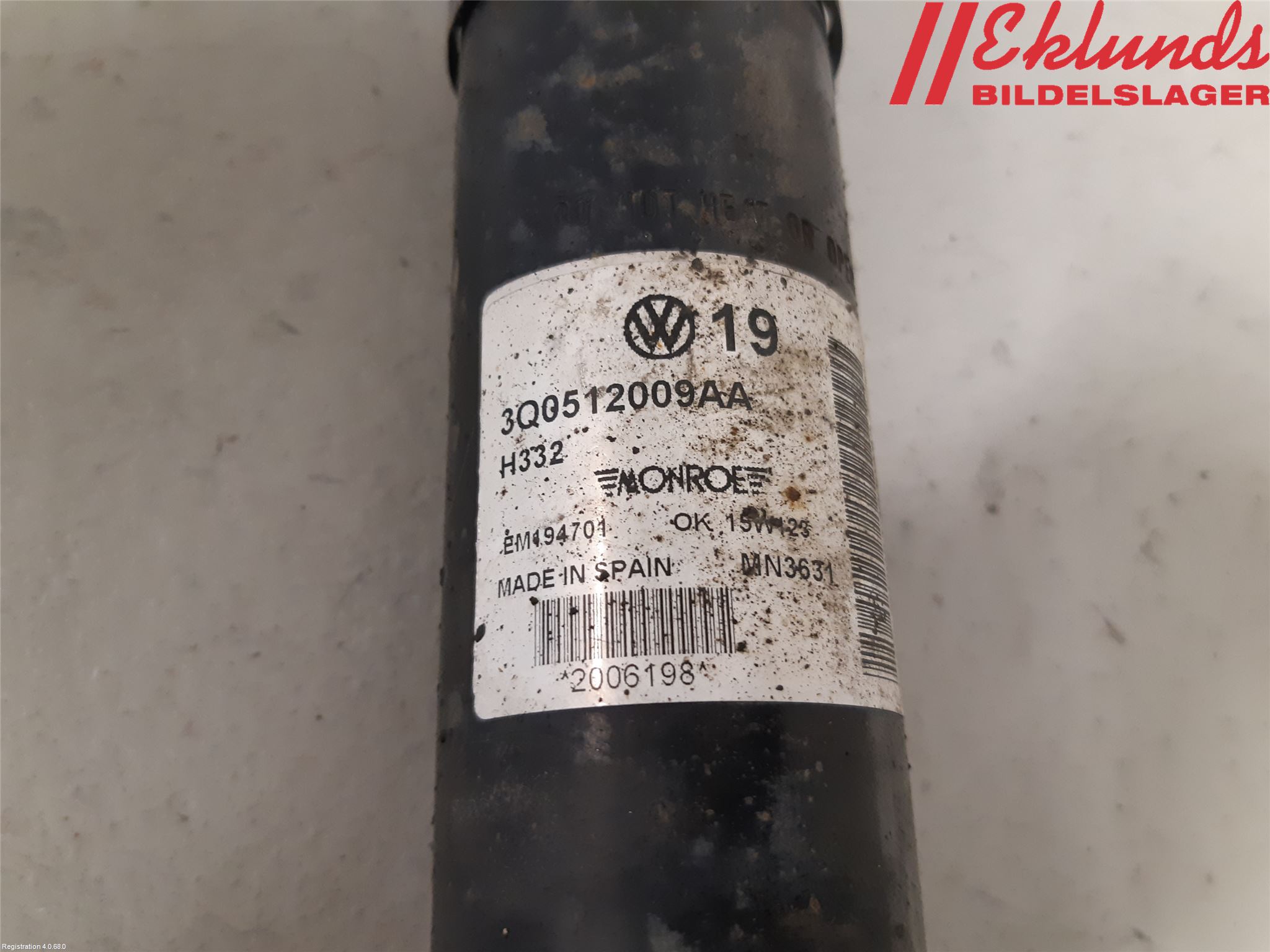 Volkswagen VW PASSAT 15-19 Stötdämpare Bak