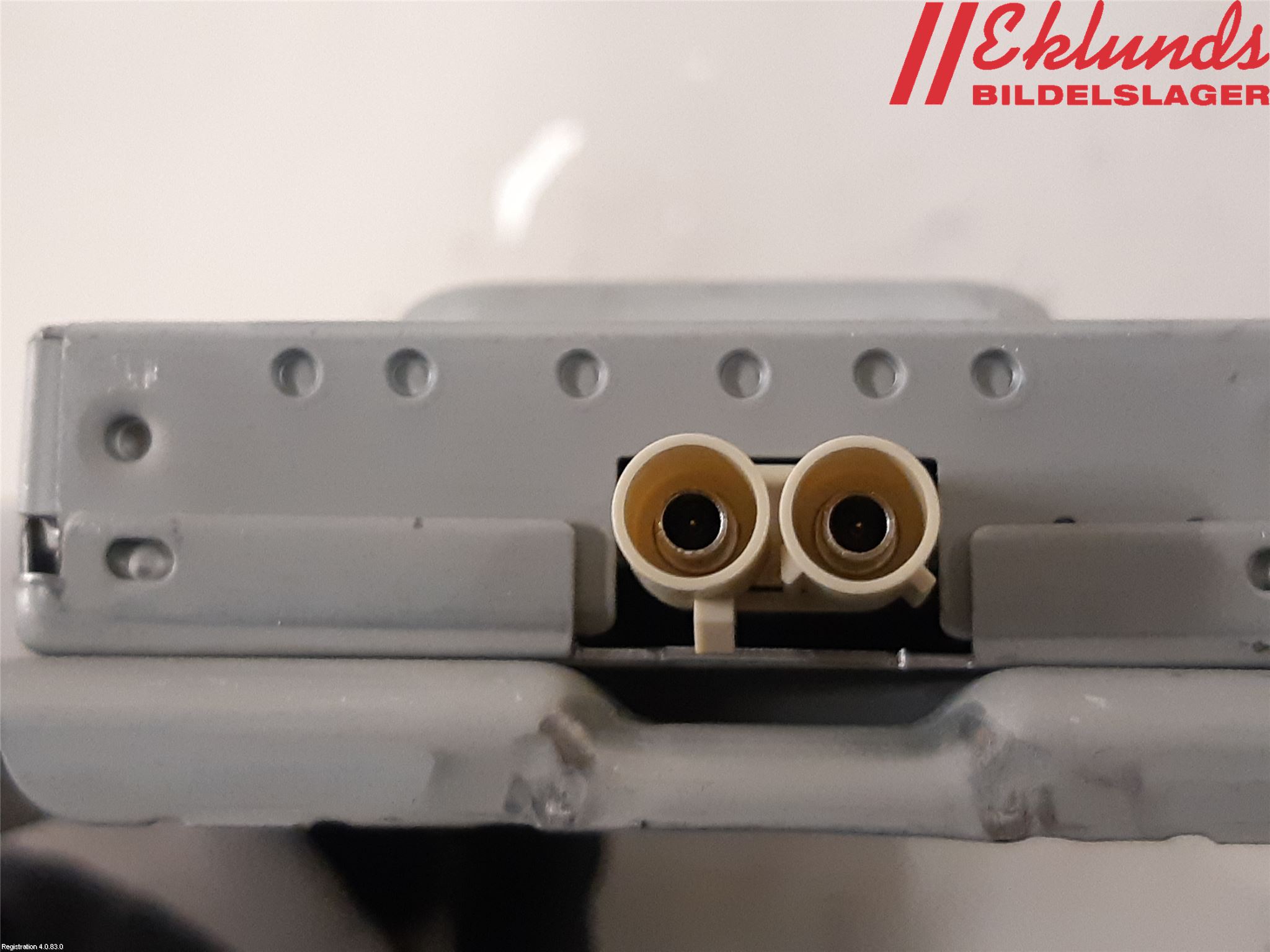 Tesla MODEL Y 21- Antennförstärkare