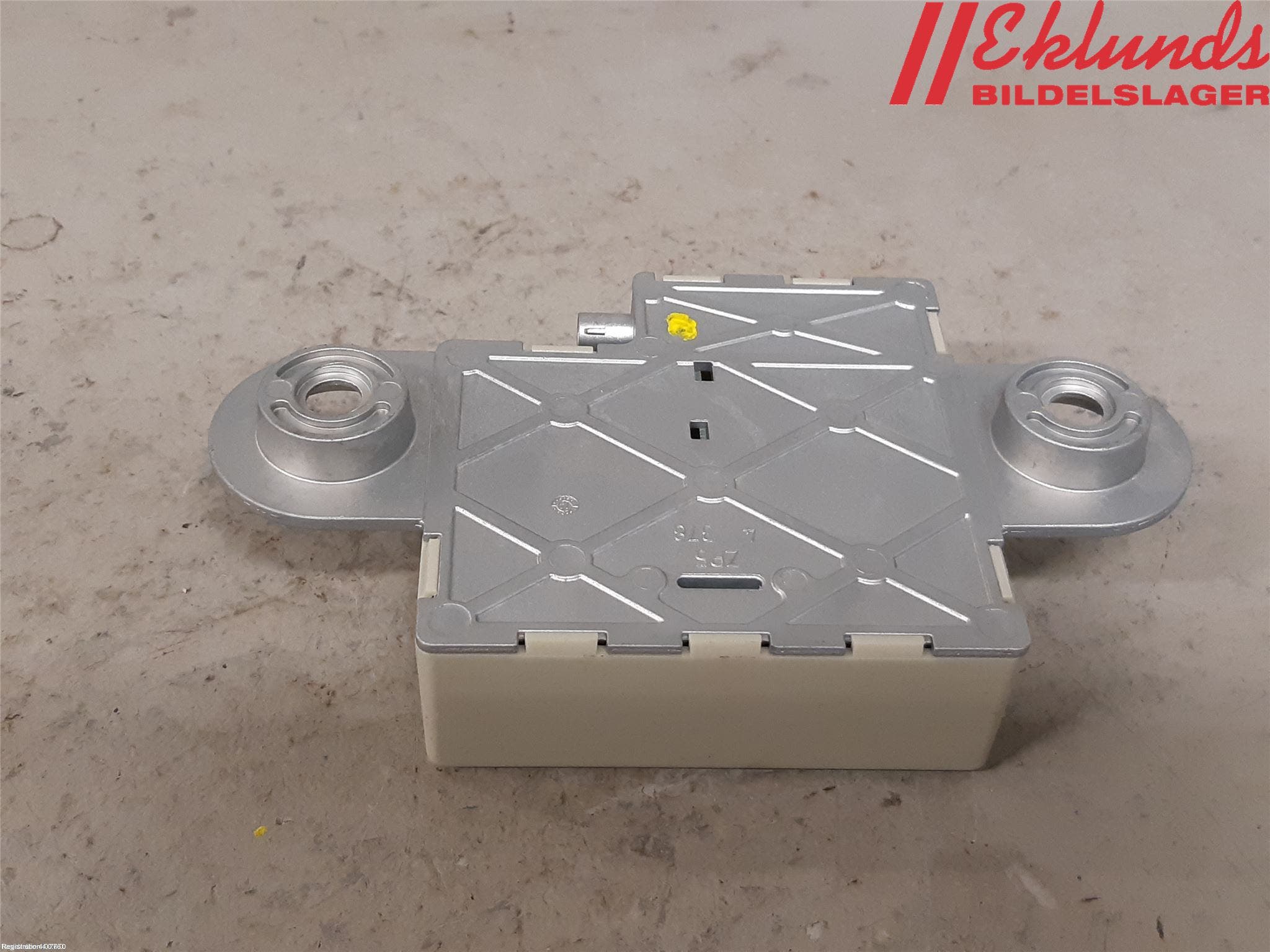 BMW X4 F26 14-18 Antennförstärkare