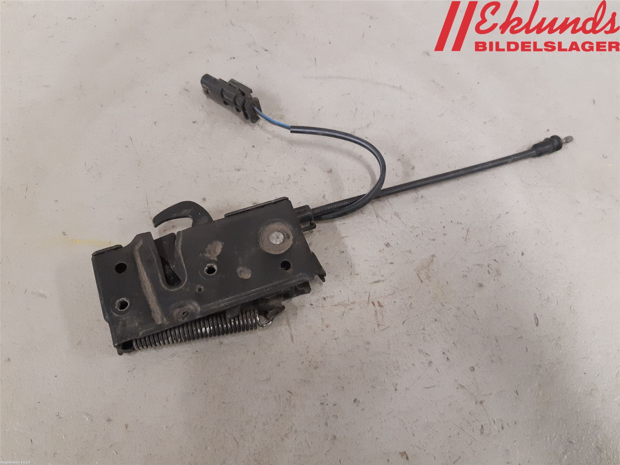 Volvo V90 17->> Huvlås