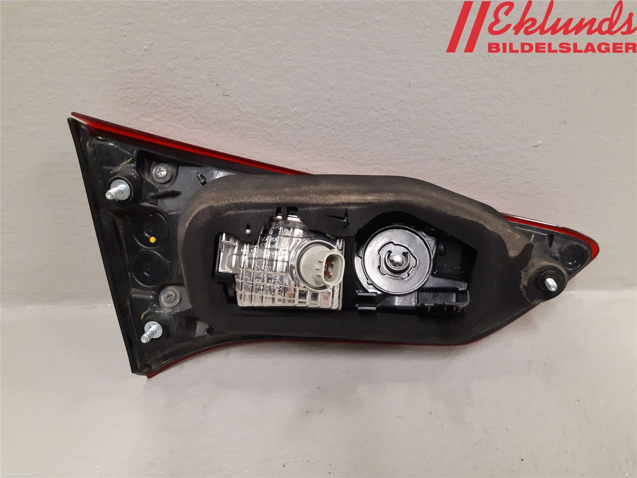 Toyota YARIS XP130 15-20 Bakljus Lucka Hö