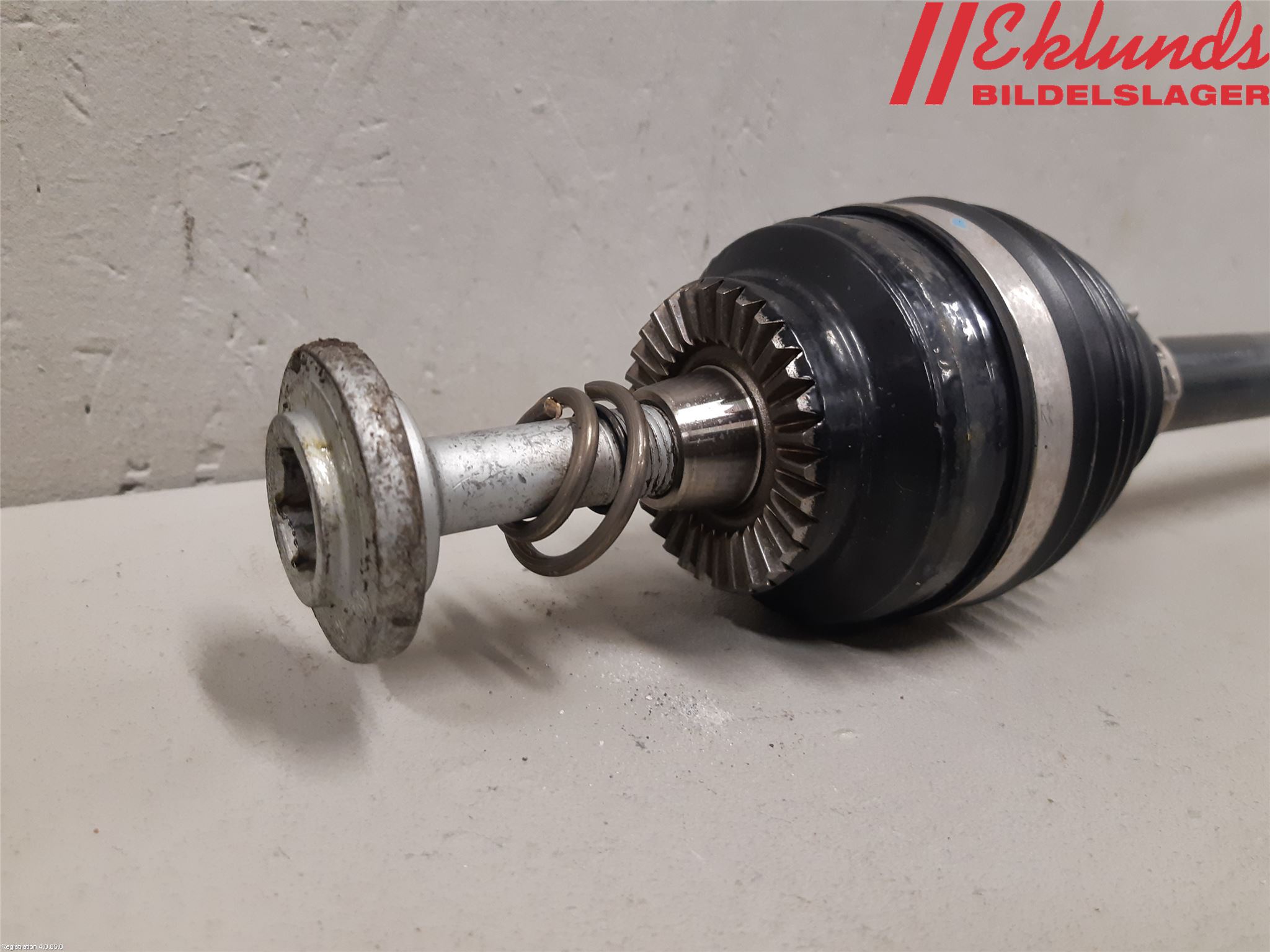 BMW X1 F48 15-22 Drivaxel Bak Vä-Hö