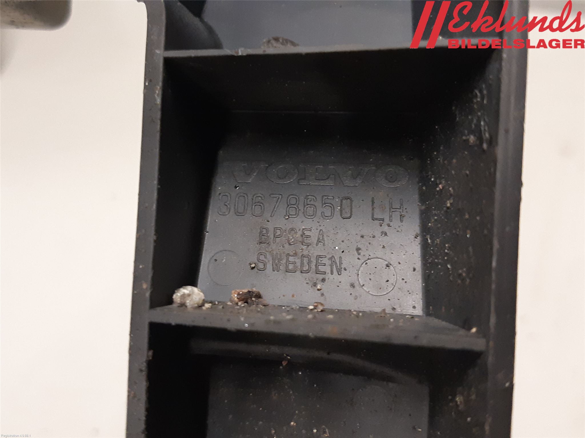 Volvo V70 08-13 Stötfångarfäste Bak Vä