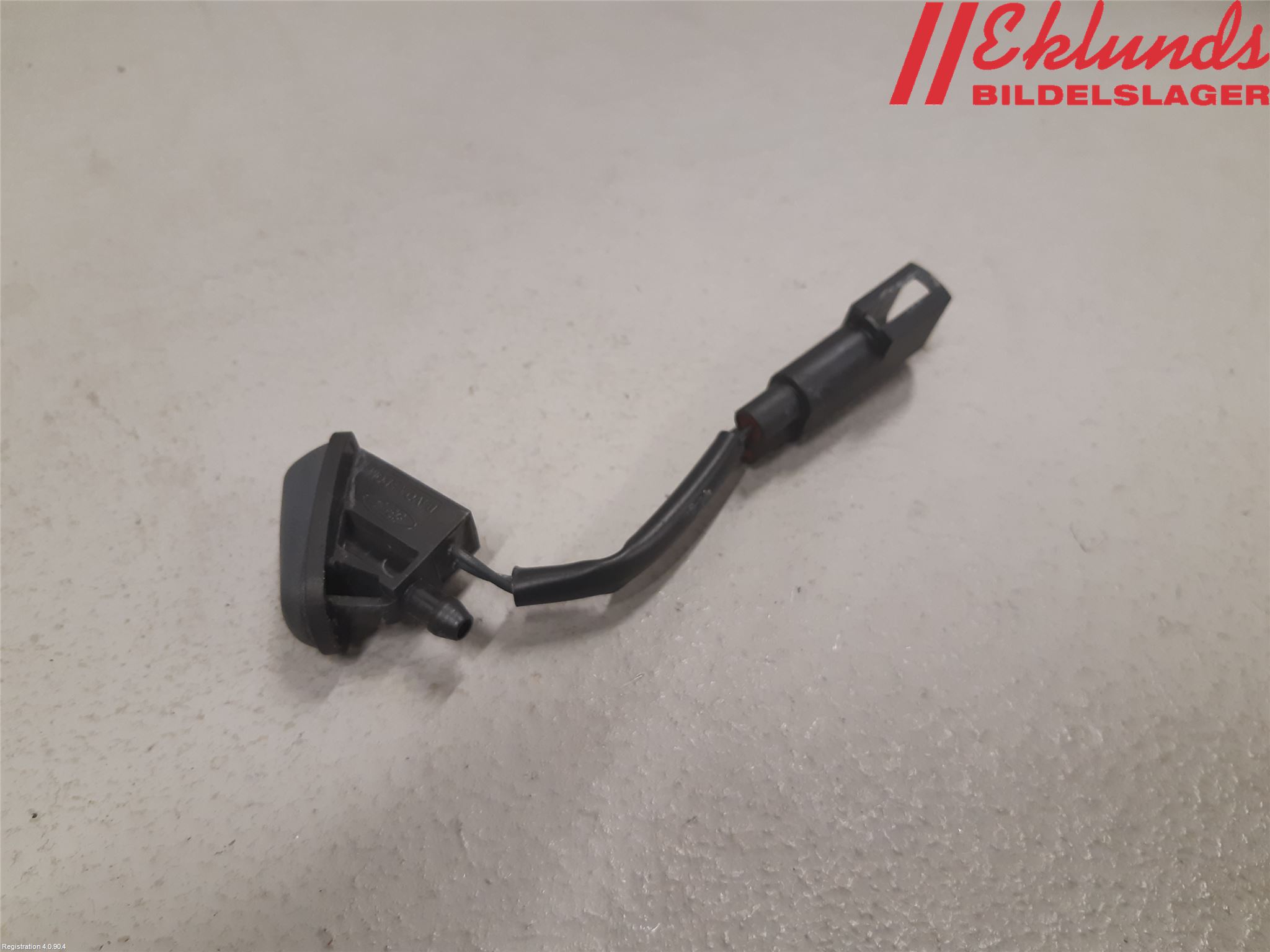 Ford C-MAX II  11-14 Spolarmunstycke Rutor