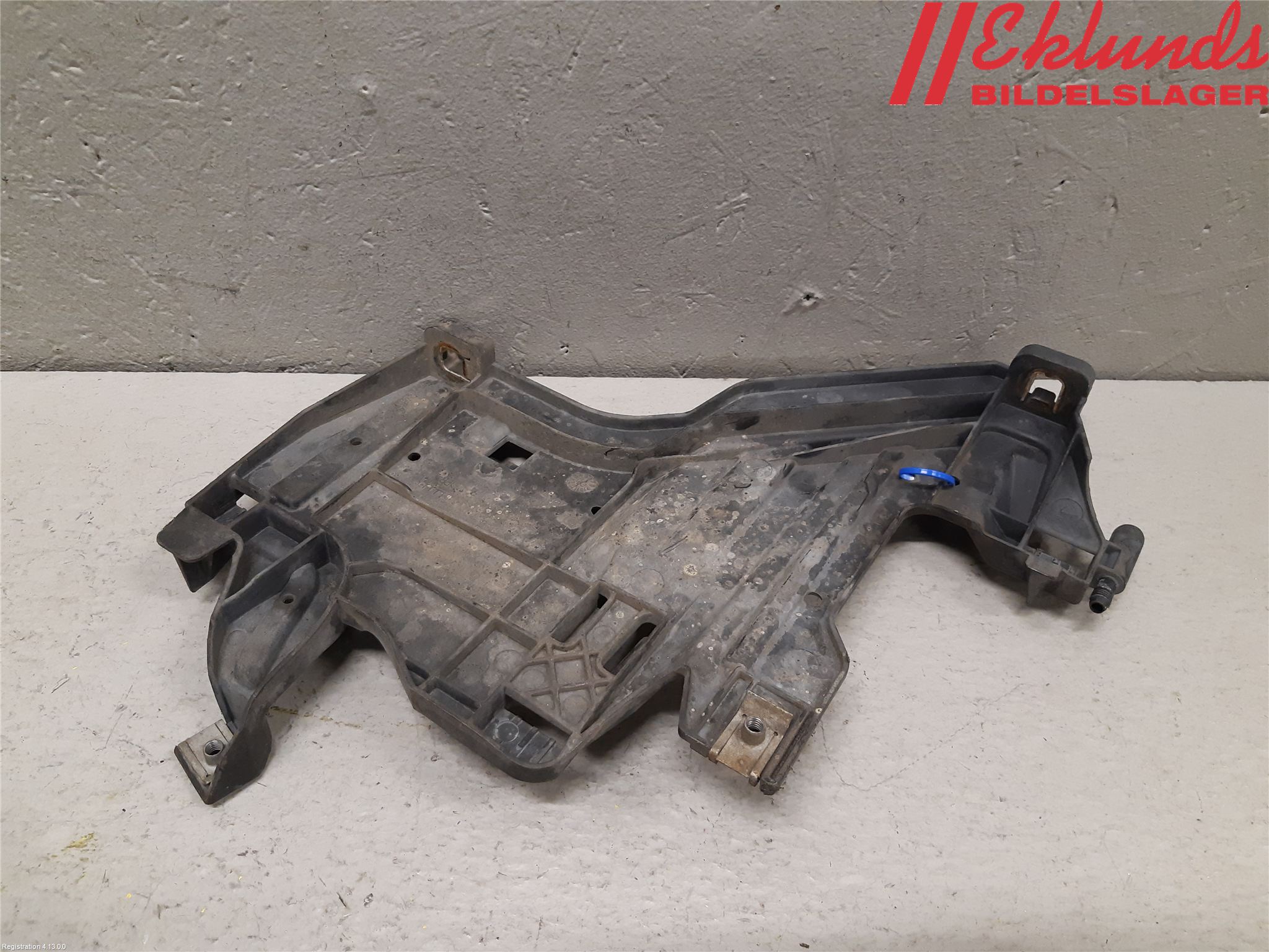 Audi A4/S4 08-11 Strålkast Fästsarg