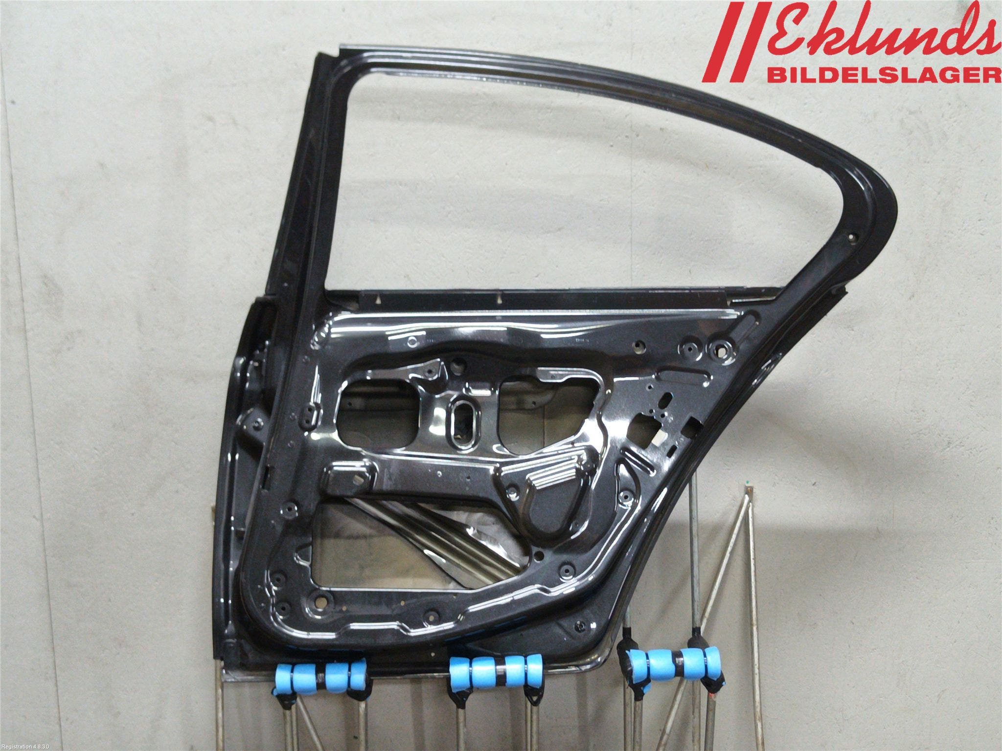 BMW 5 F10/F11/F18 09-17 Dörr Bak Höger