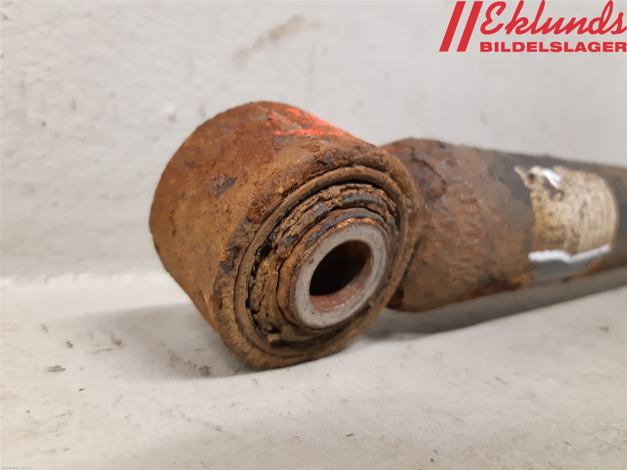 Volkswagen VW PASSAT 11-14 Stötdämpare Bak