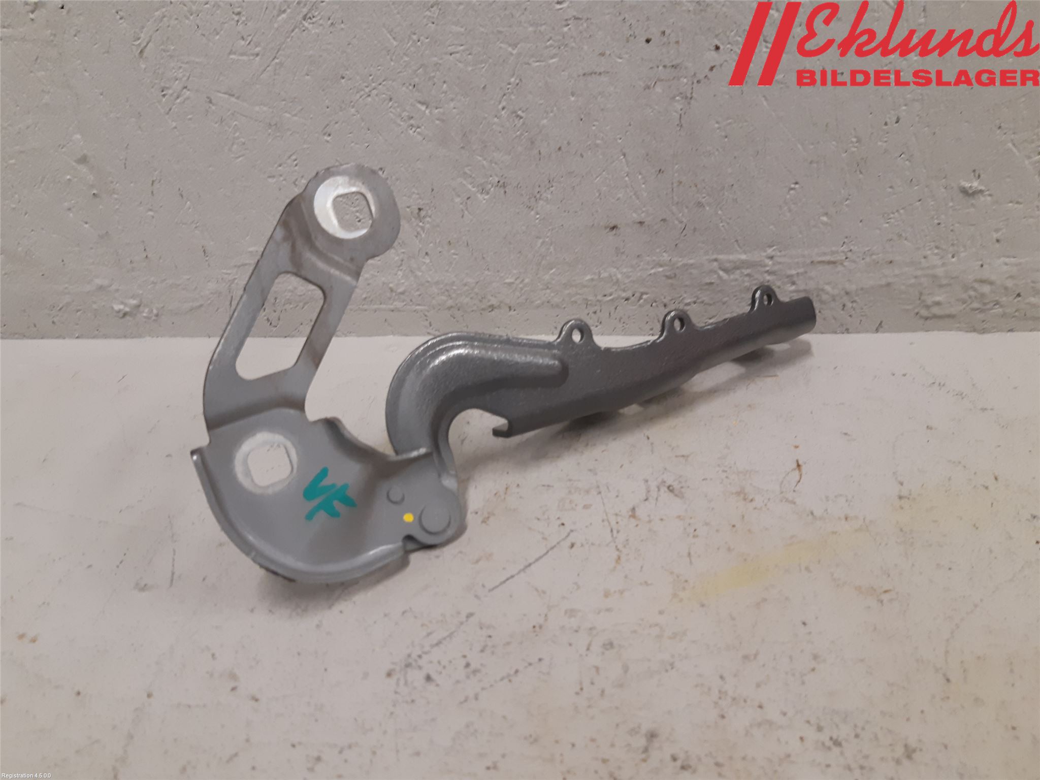 Ford FOCUS 19- Huvgångjärn