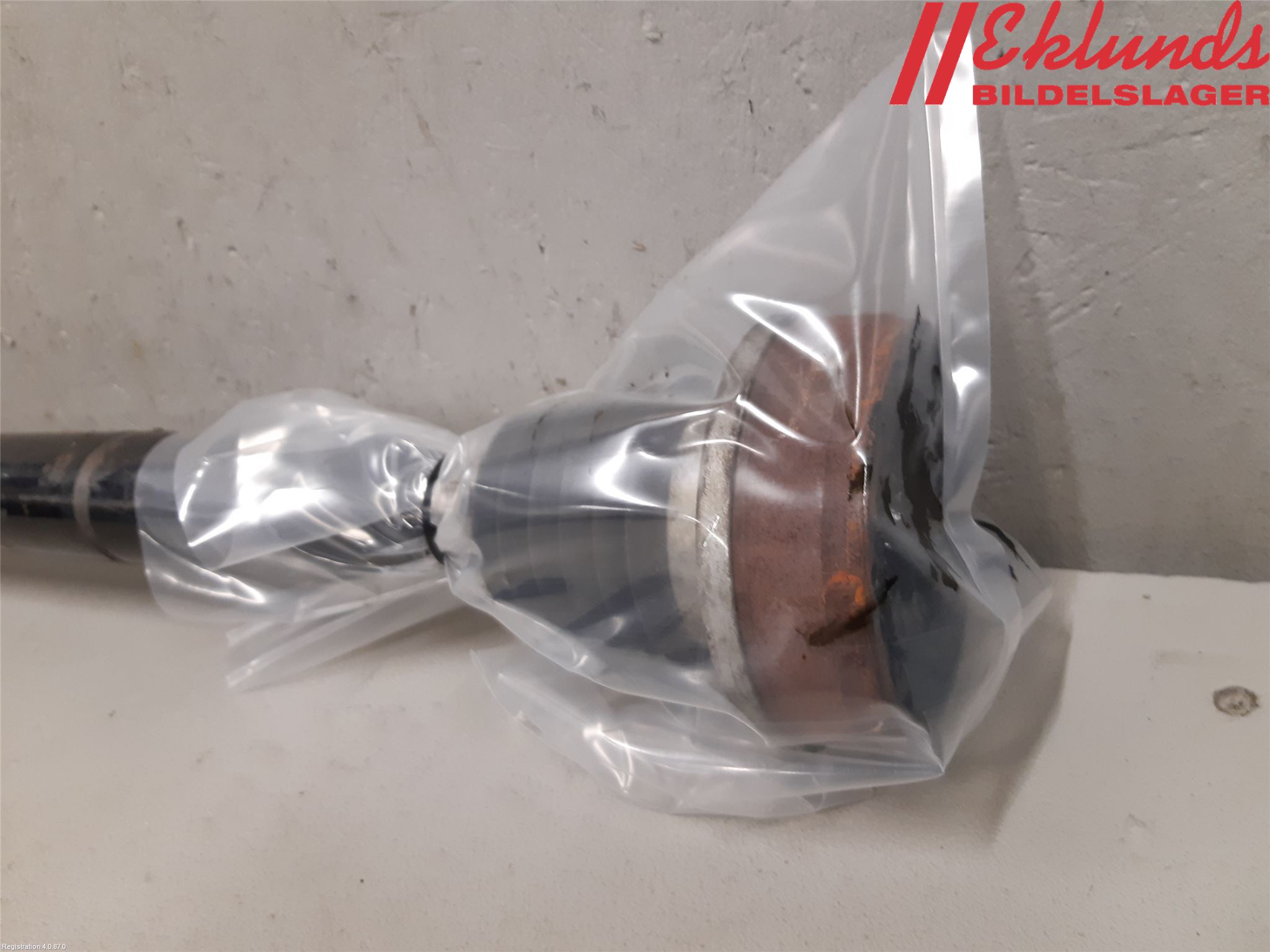 Volkswagen VW POLO 10-17 Drivaxel Fram Höger