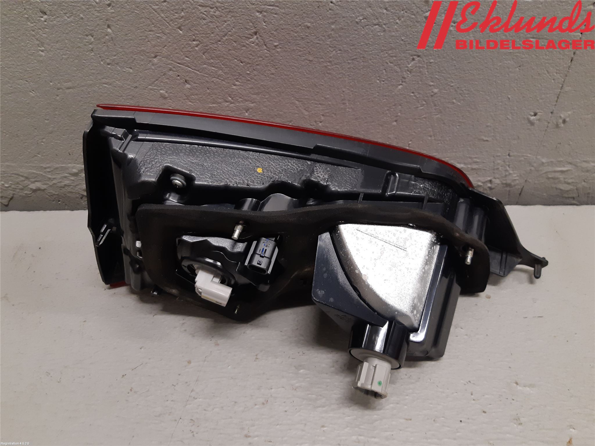 Nissan QASHQAI 14-17 Bakljus Lucka Vä