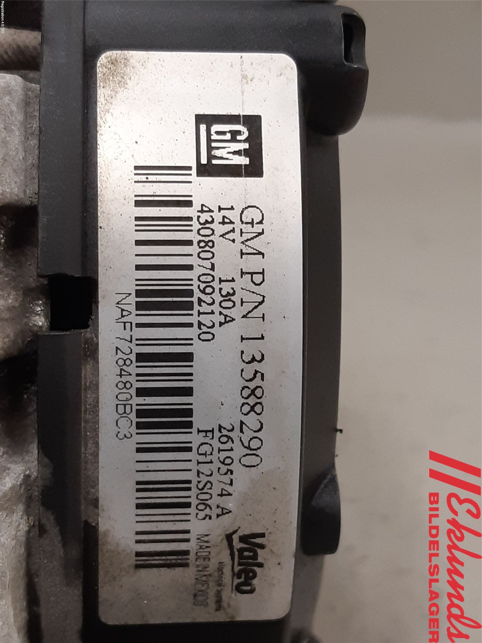 Opel ASTRA J 10-15 Generator