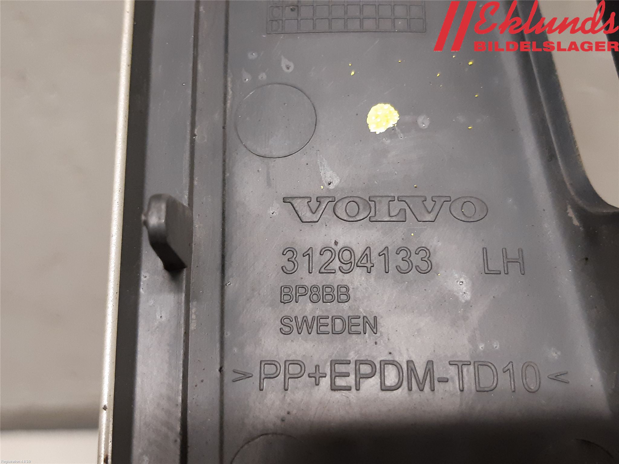 Volvo V60 11-13 Stöt Utfyllnad-List-Grill