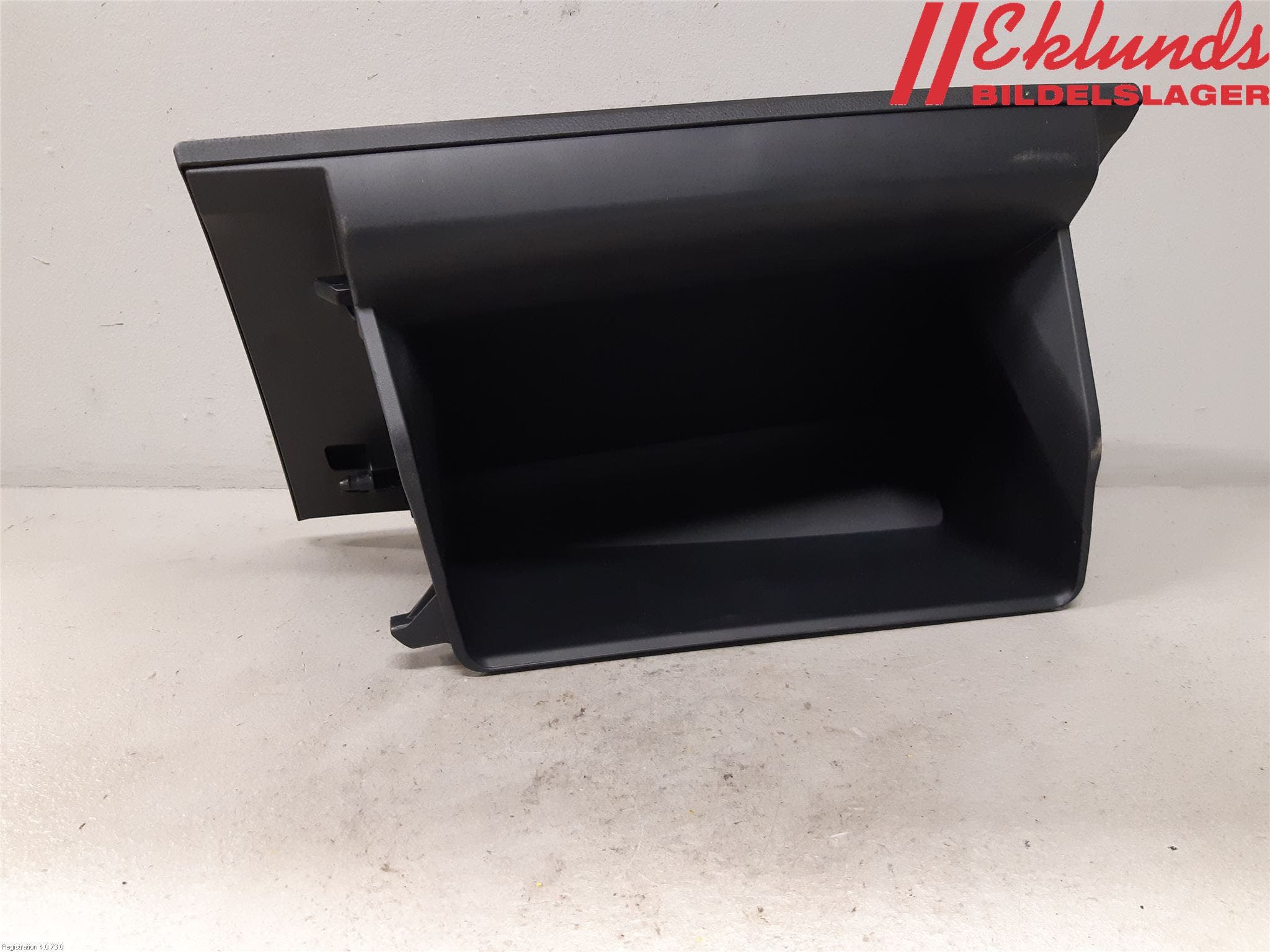 Toyota COROLLA 19- Handskfack