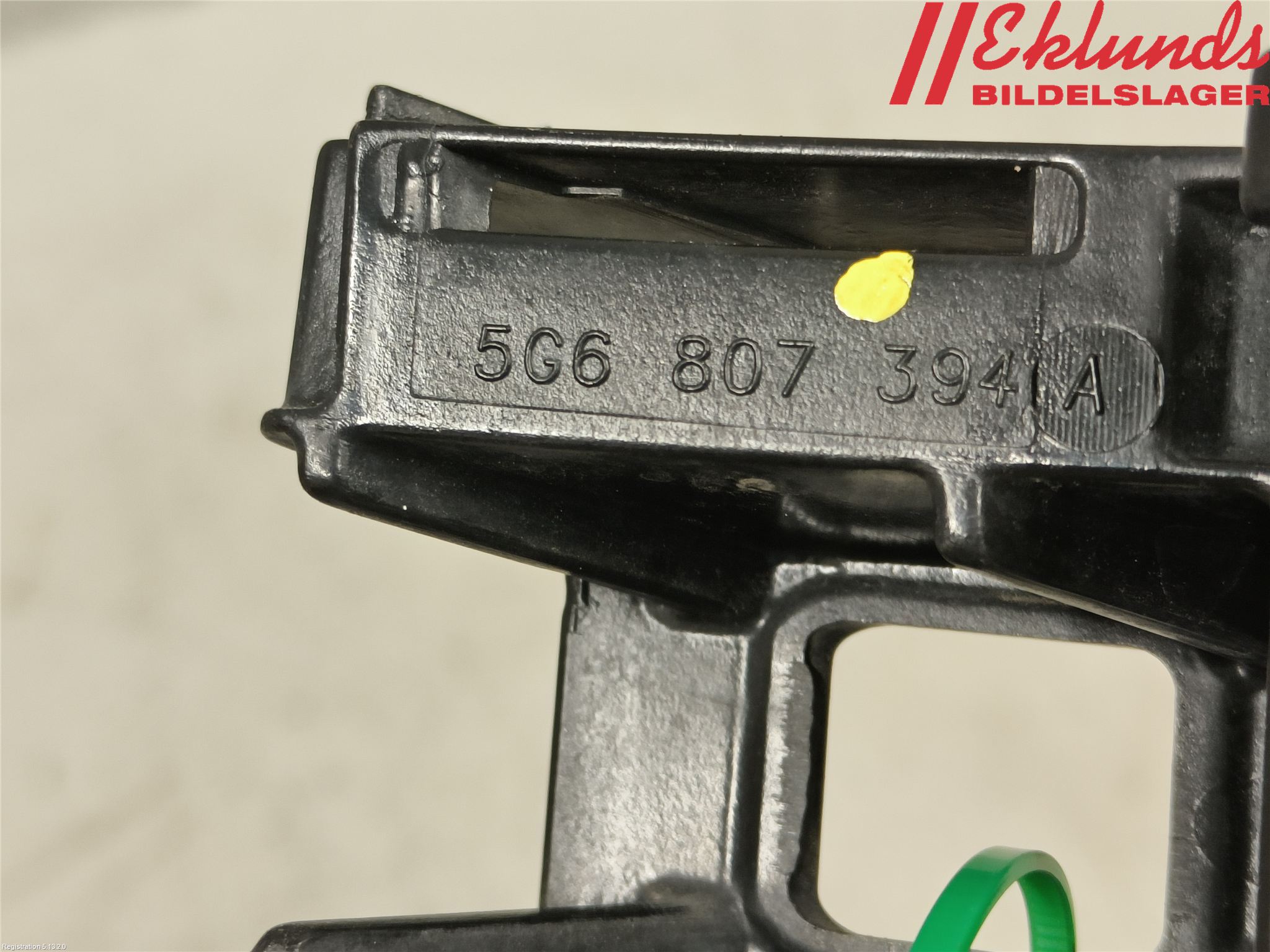 Volkswagen VW GOLF / E-GOLF VII 13-20 Stötfångarfäste Bak Hö