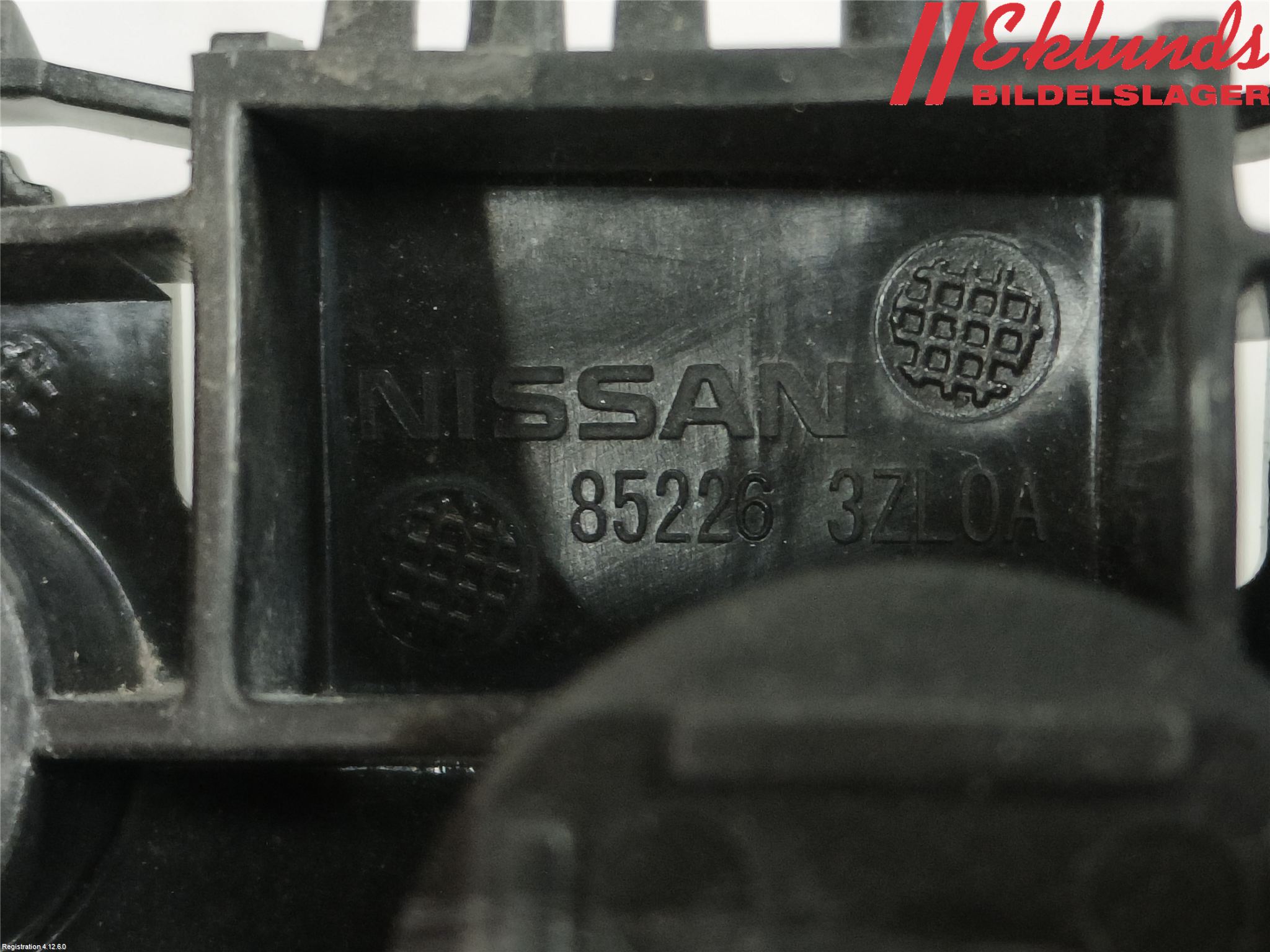 Nissan PULSAR Stötfångarfäste Bak Hö