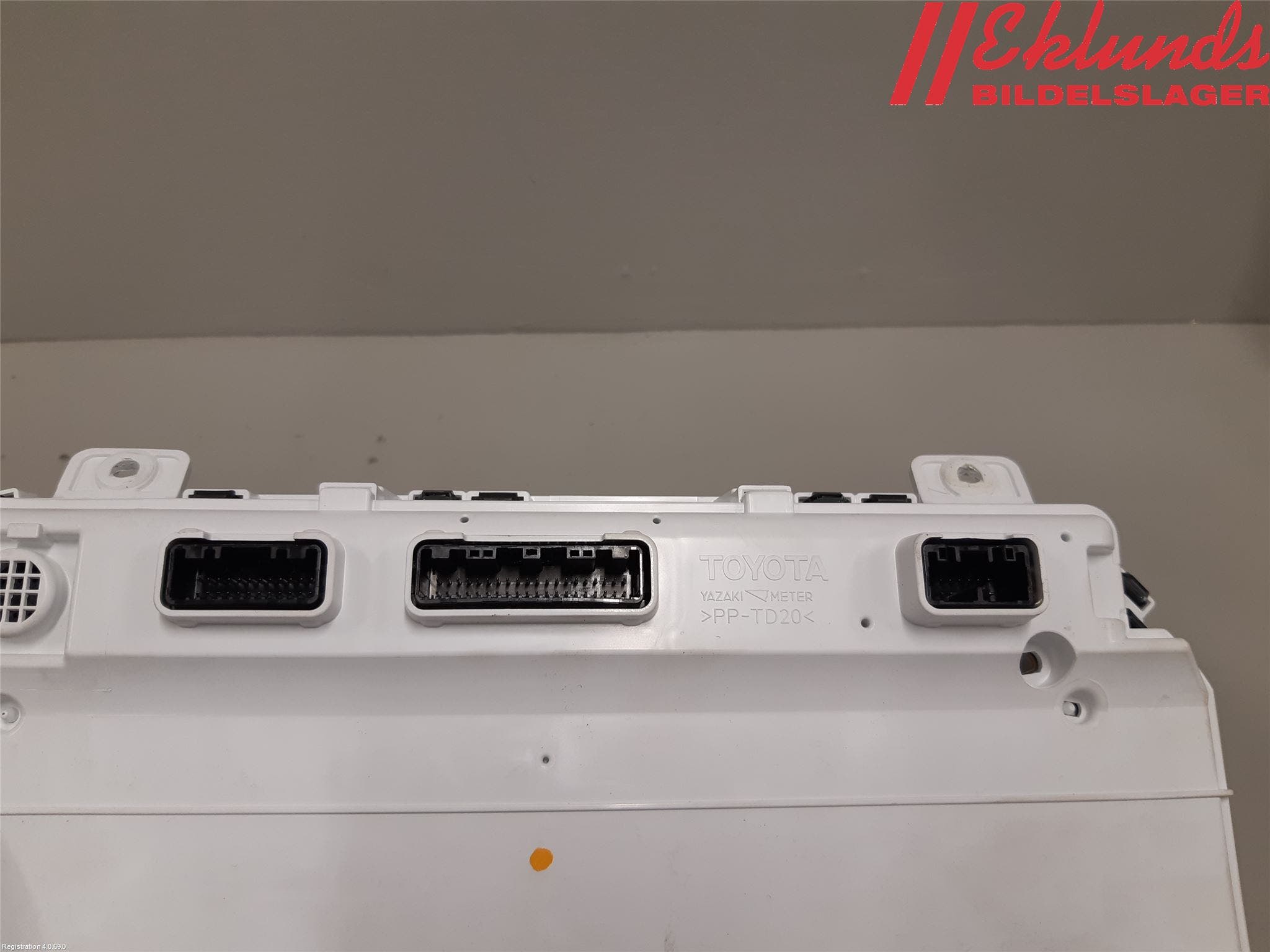 Toyota HILUX 16- Instrument Komb