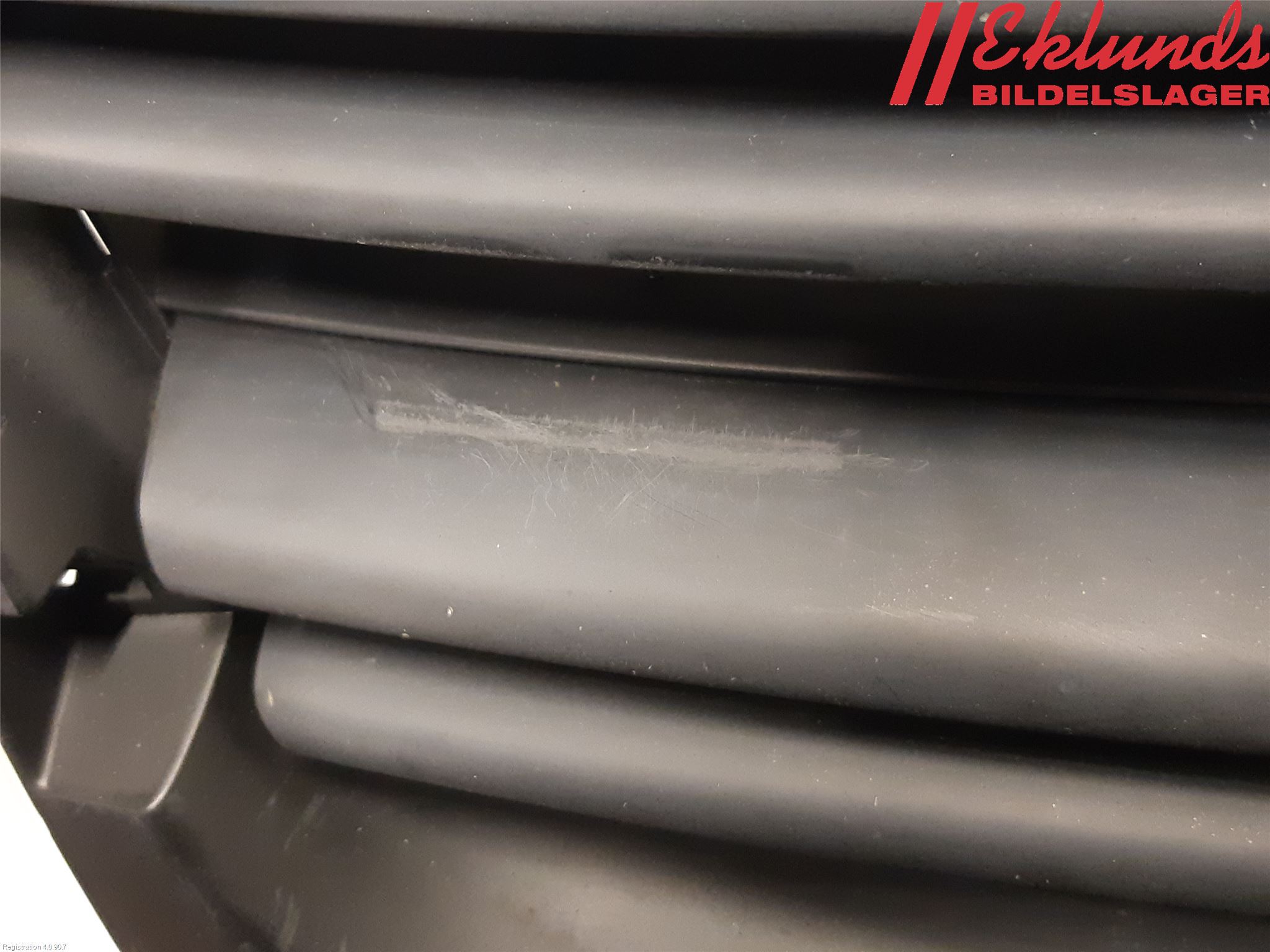 Volkswagen VW GOLF V 04-09 Grill Komp