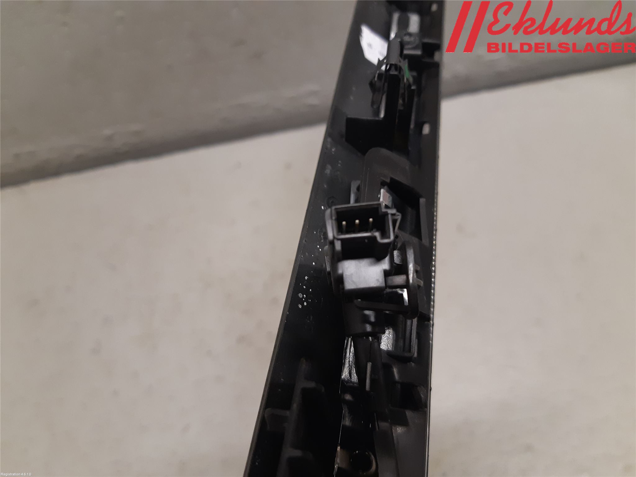 Volvo XC90/RECHARGE 16- Instrumentbräda Inlägg-Dekorlist