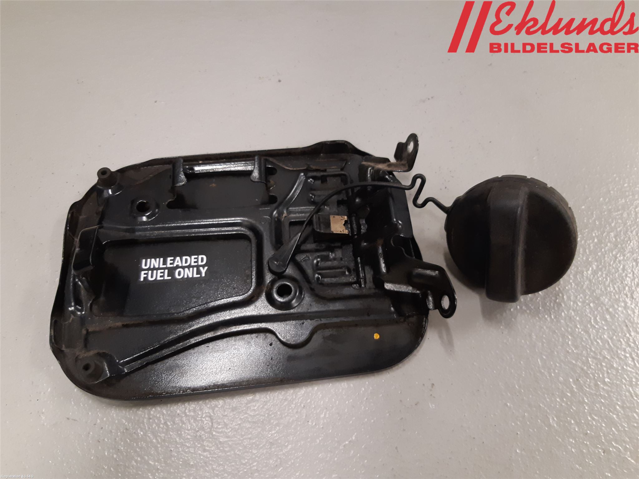 Toyota AVENSIS 09-15 Tanklucka