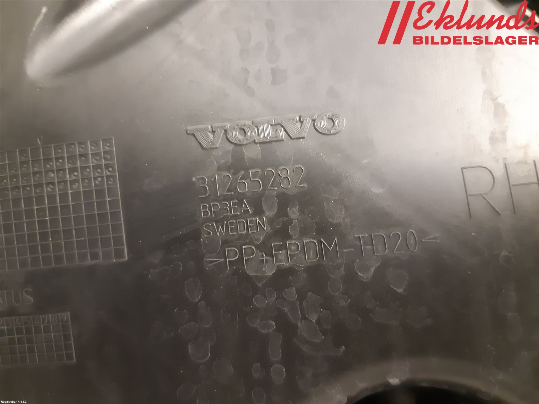 Volvo V60 14-18 Stötfångarfäste Bak Hö