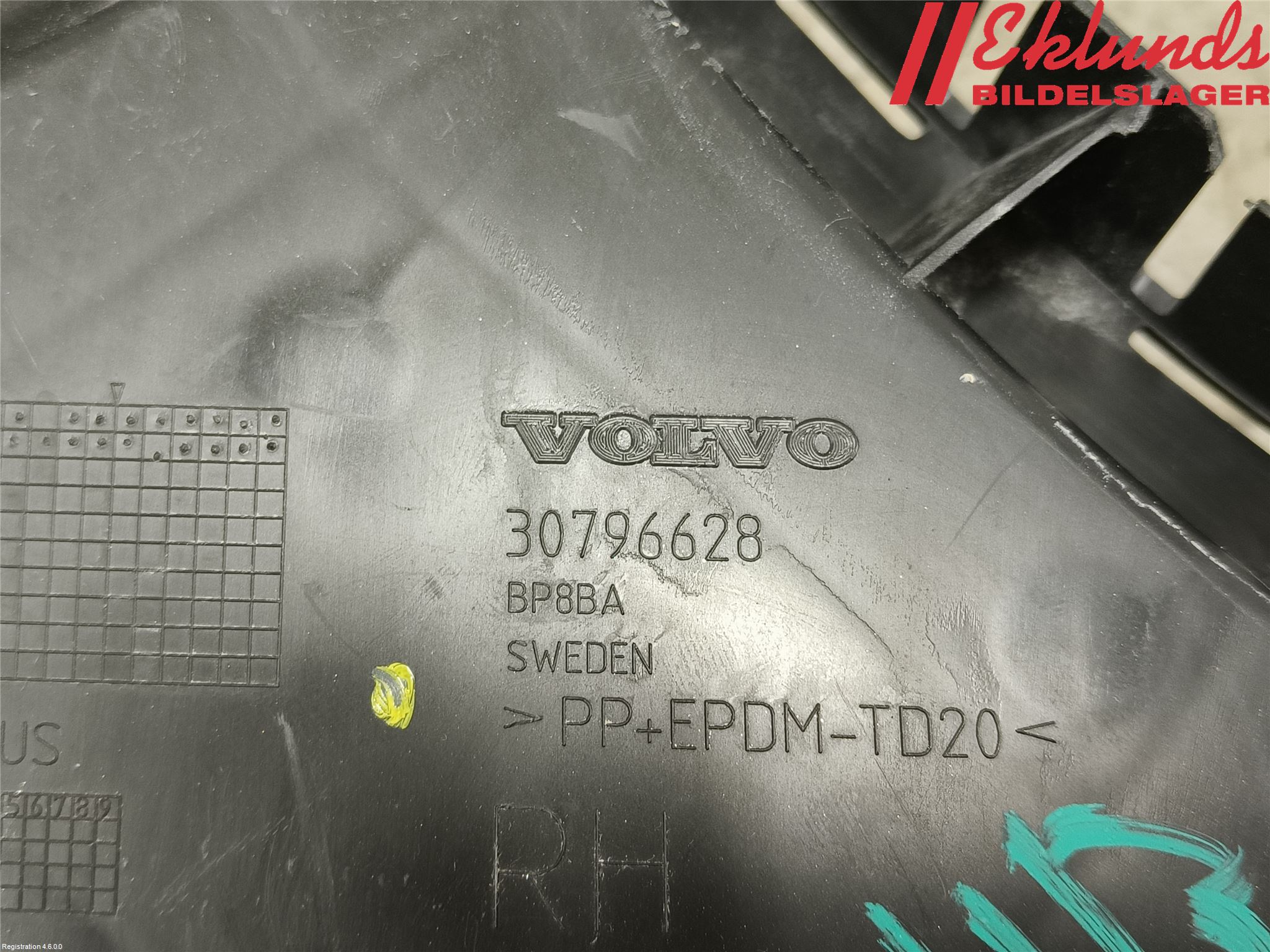 Volvo S60 11-13 Stötfångarfäste Bak Hö