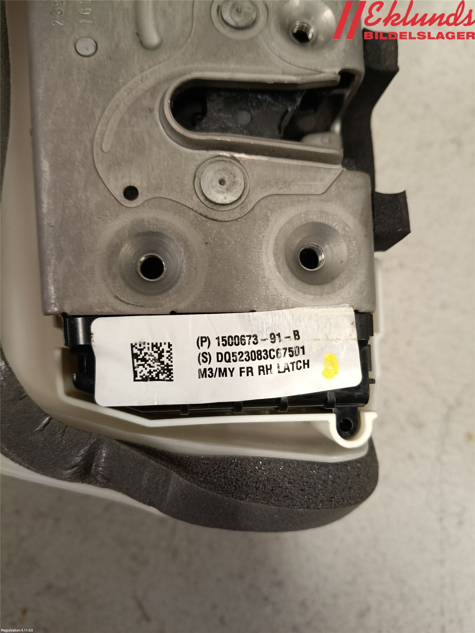 Tesla MODEL Y 21- Låskista-Dörrlås