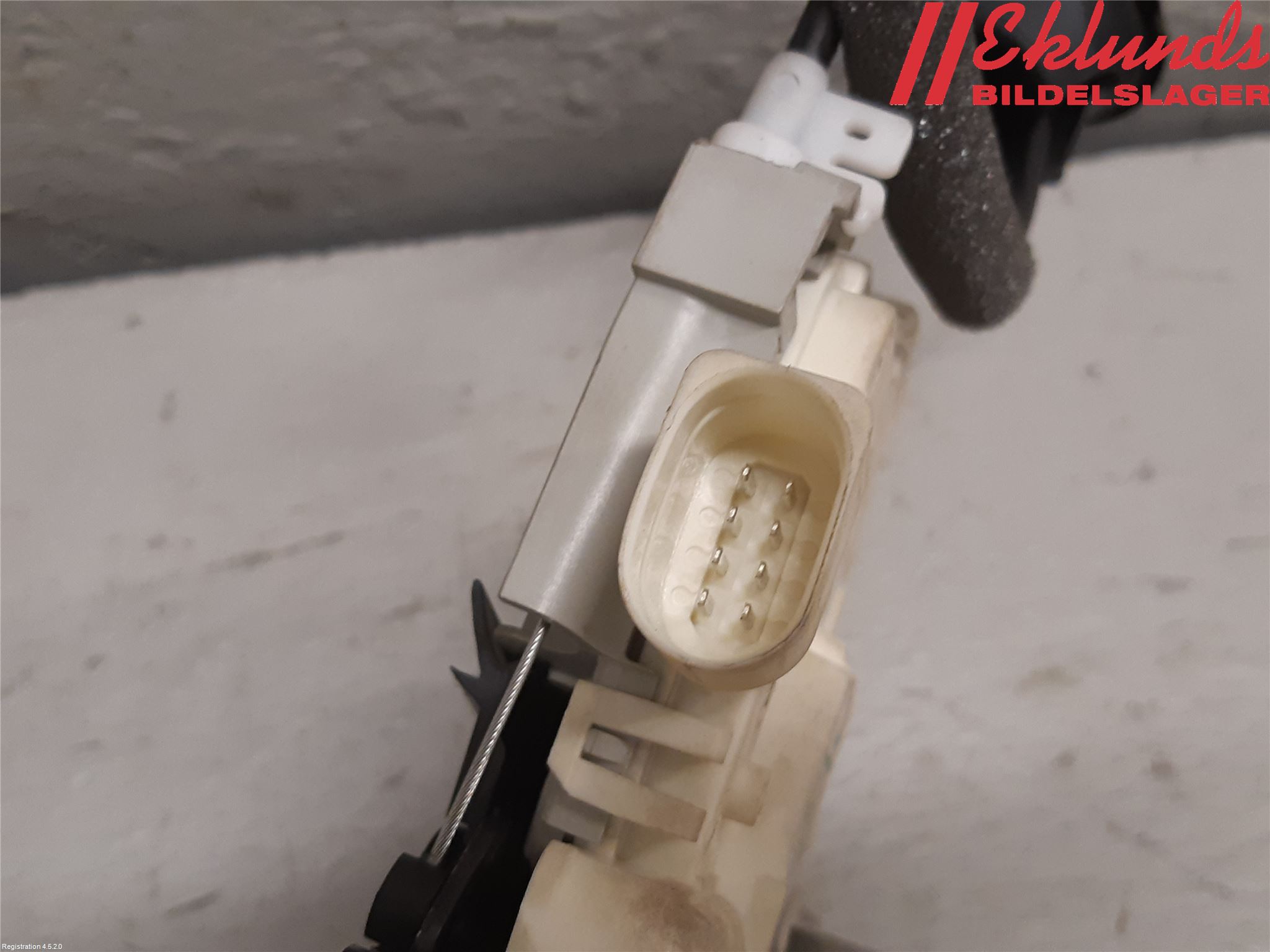 Audi A4/S4 B9 16-19 Låskista-Dörrlås