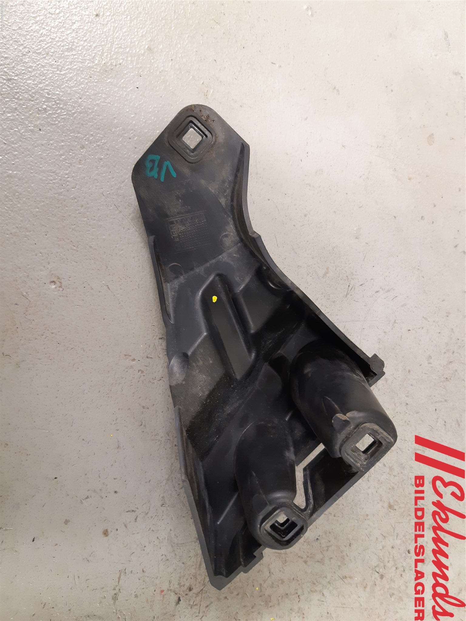 Volvo V70 05-08 Stötfångarfäste Bak Vä